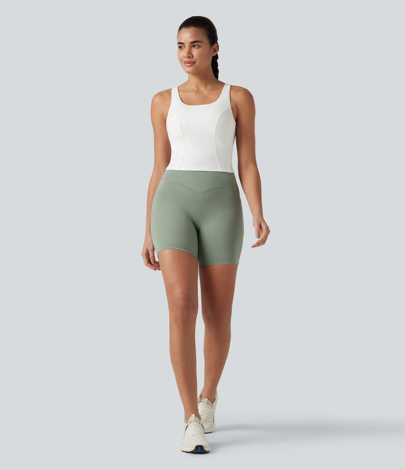 Débardeur de danse à col en U contrasté en maille respirante avec brassière intégrée