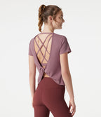 Haut de yoga col rond manches courtes avec brassière intégrée effet frais InstantCool séchage rapide, protection solaire UPF50+