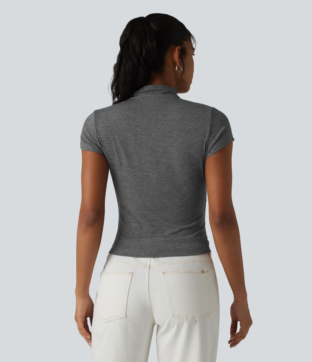 T-shirt casual froncé à col cheminée et manches courtes