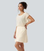 Robe-short mini SoftlyZero™ Plush pour le yoga à encolure bateau, manches courtes et poches - Easy Peasy