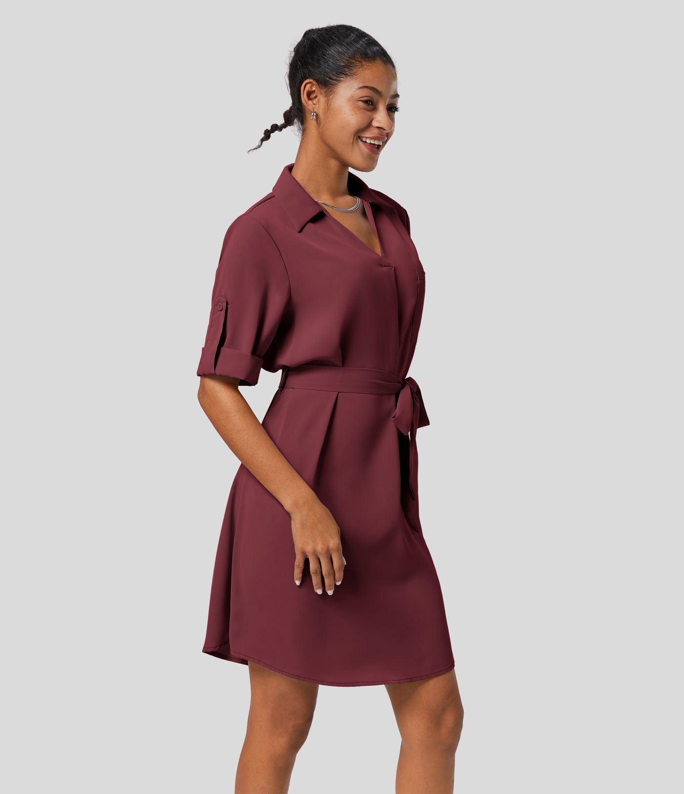 Robe-chemise décontractée à col, manches retroussables et ceinture
