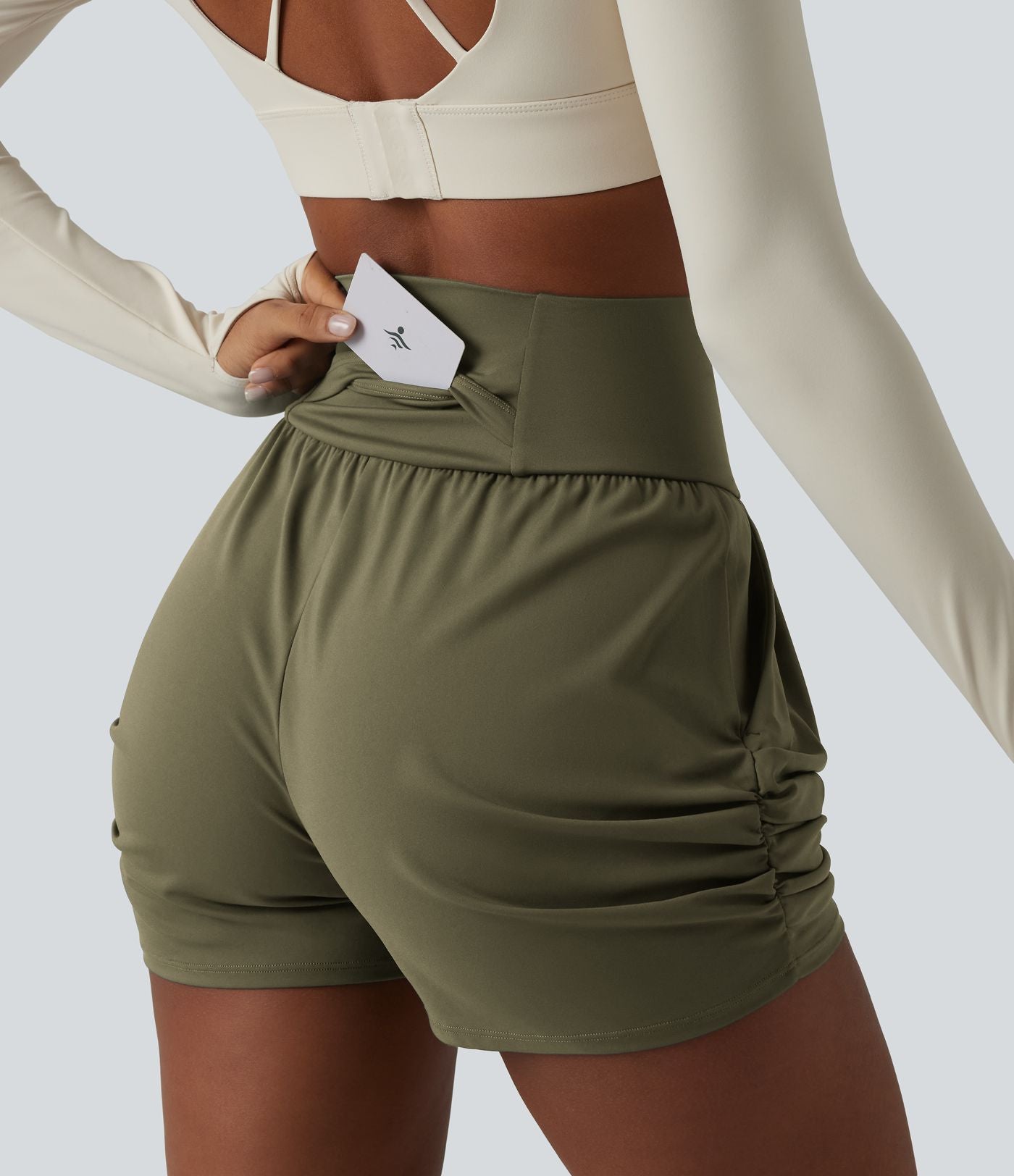 Short de yoga SoftlyZero™ Airy taille haute froncé effet frais InstantCool 7,5 cm avec poches
