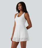 Robe de yoga évasée 2-en-1 SoftlyZero™ QuickDry avec soutien-gorge intégré, dentelle contrastée et poches - Édition Easy Peasy
