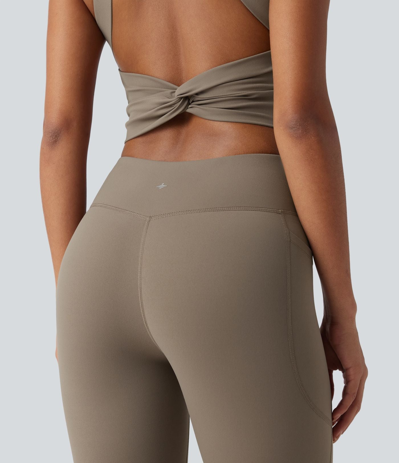 Combinaison d'entraînement gainante Halara UltraSculpt™ avec poches - Édition Easy Peasy - Bonnets E-G