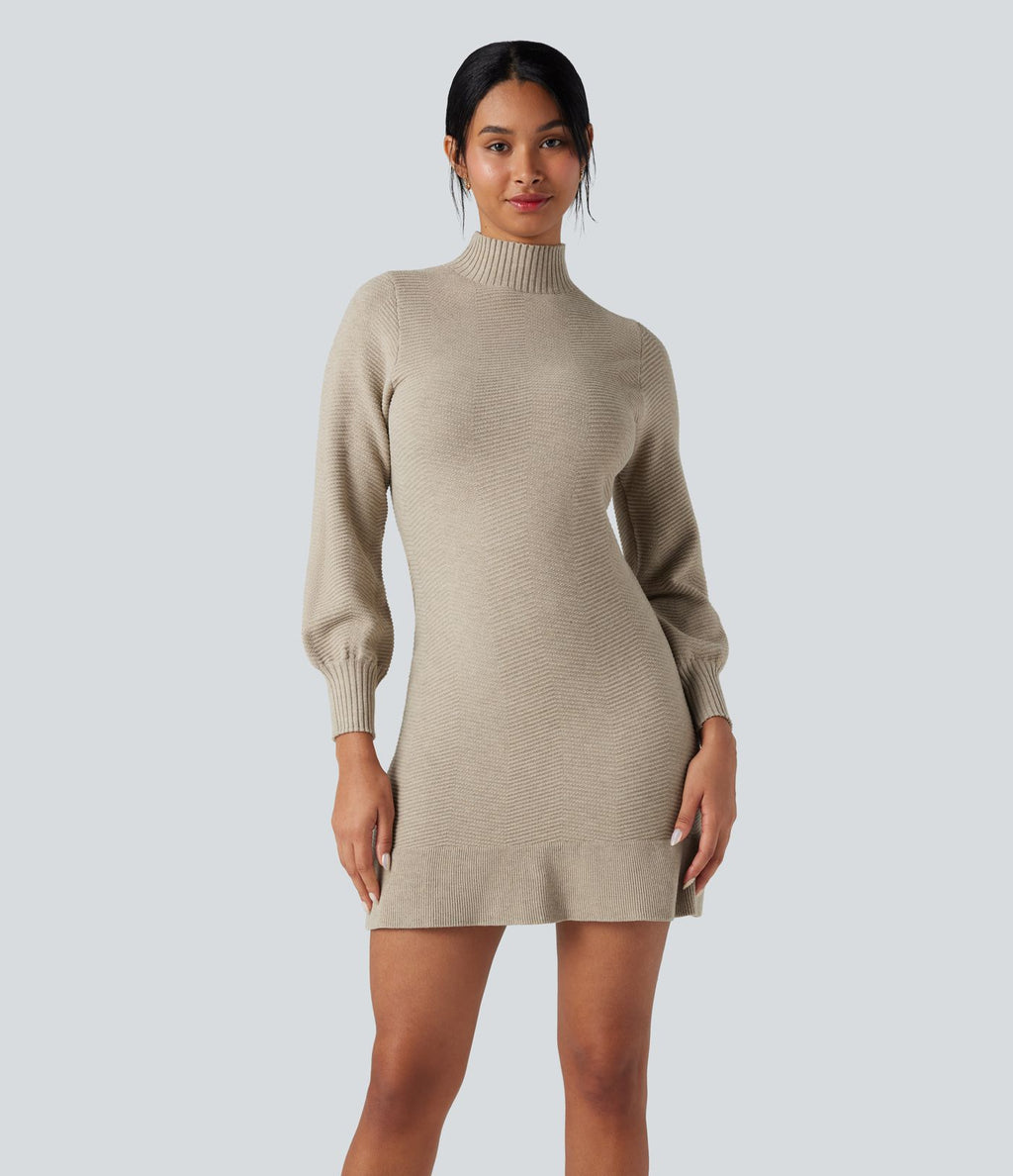 Robe pull courte col montant manches longues ourlet à volants