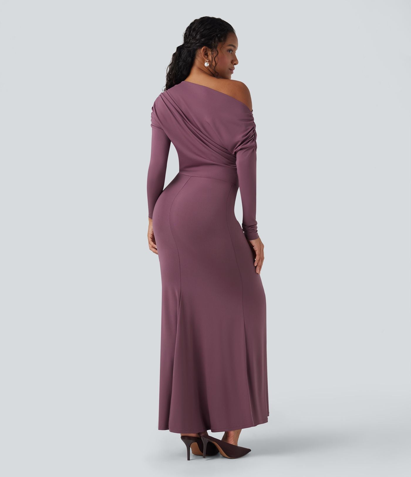 Robe sirène longue à manches longues, épaules dénudées