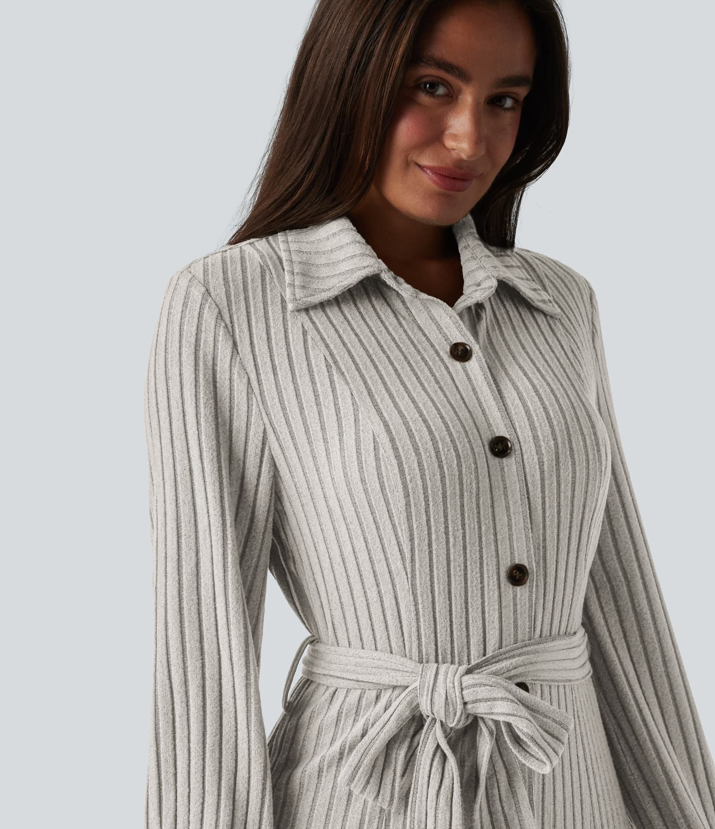 Robe de bureau mi-longue en maille côtelée à manches longues avec ceinture