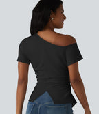 T-shirt SoftlyZero™ Airy asymétrique épaule dénudée froncé avec fente, brassière intégrée et effet frais InstantCool