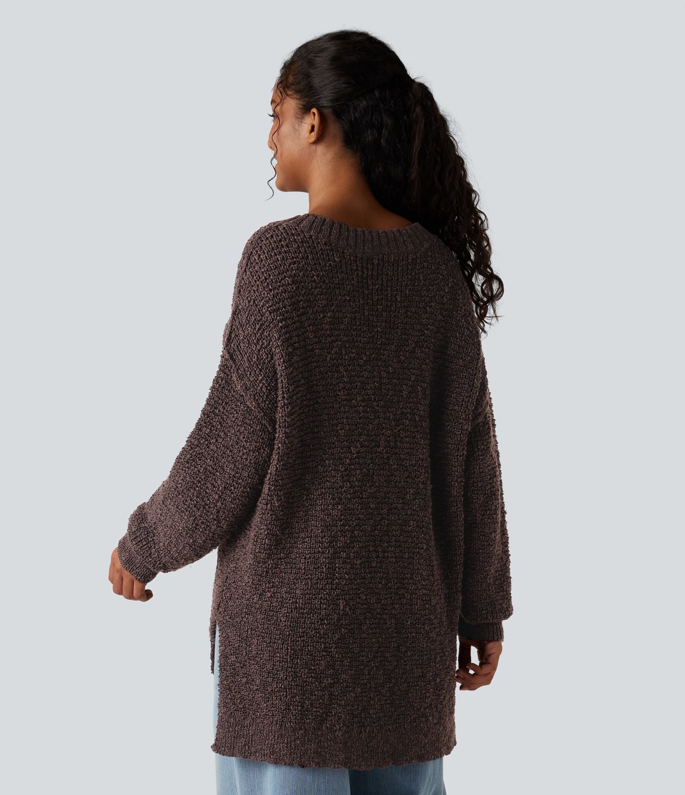 Pull décontracté à décolleté en V, manches longues et ourlet asymétrique