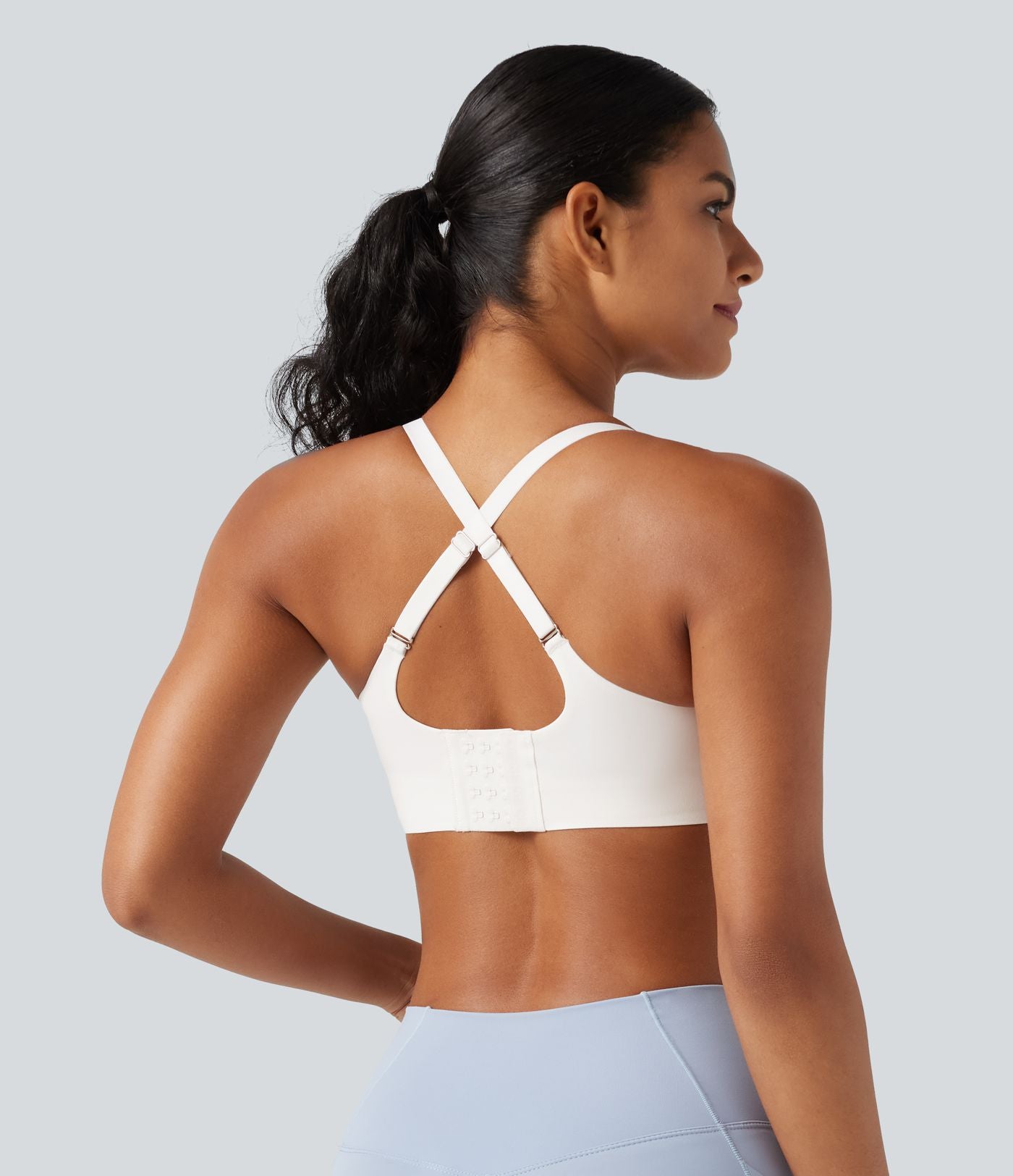 Brassière yoga SoftlyZero™ maintien léger à décolleté V plongeant, coussinets fixes, push-up, protection solaire UPF 50+