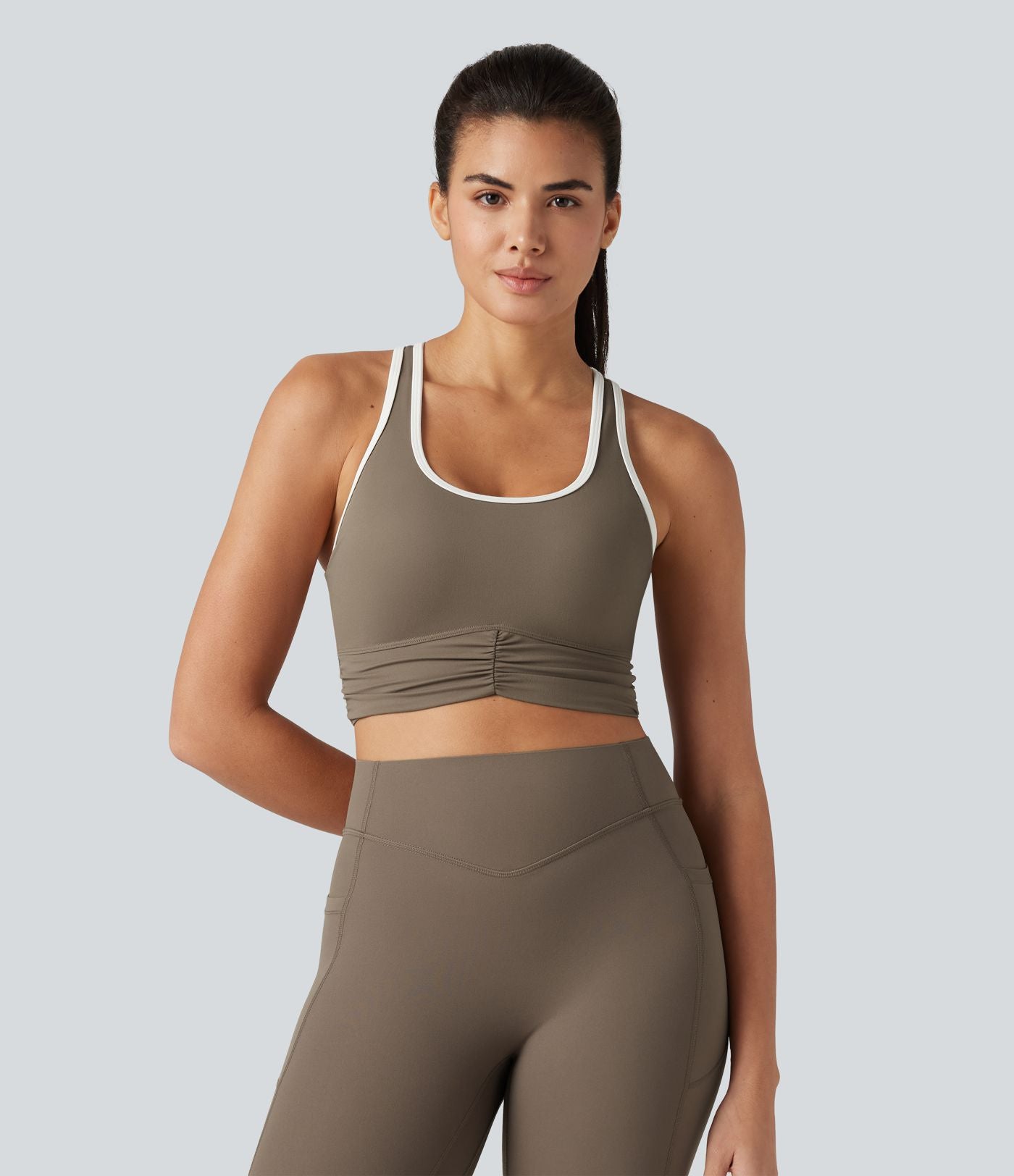 Halara UltraSculpt™ Débardeur de yoga col U dos nageur color block avec soutien-gorge intégré et poche