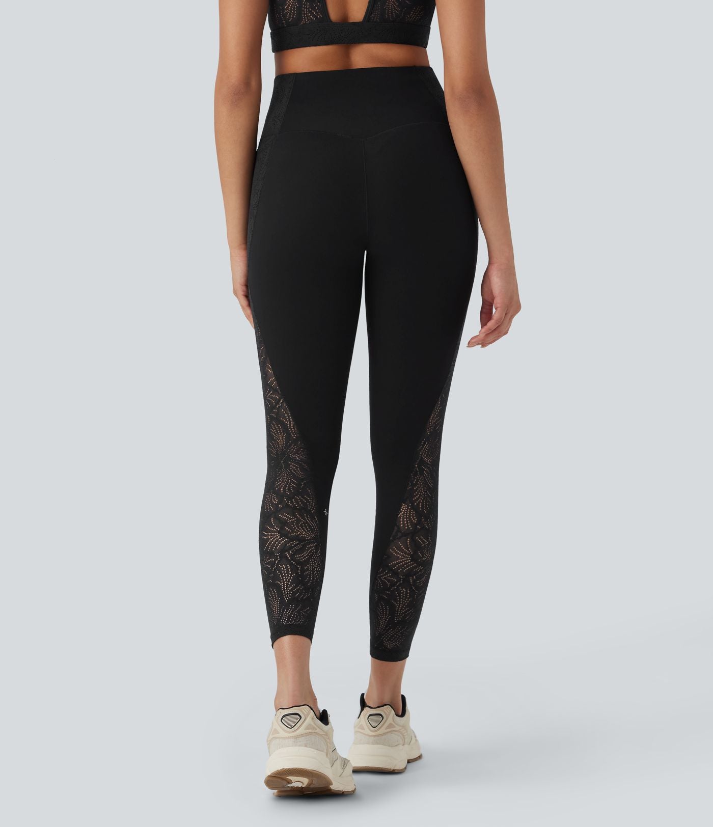 Legging d'entraînement gainant taille haute avec détails dentelle contrastée et poches Halara UltraSculpt™