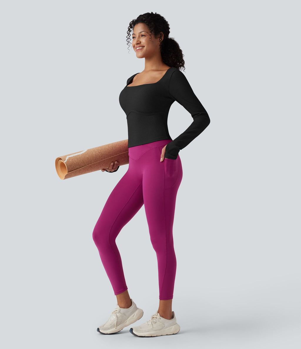 Haut de yoga côtelé push-up à col carré, manches longues et trous pour les pouces - Bonnets E-G