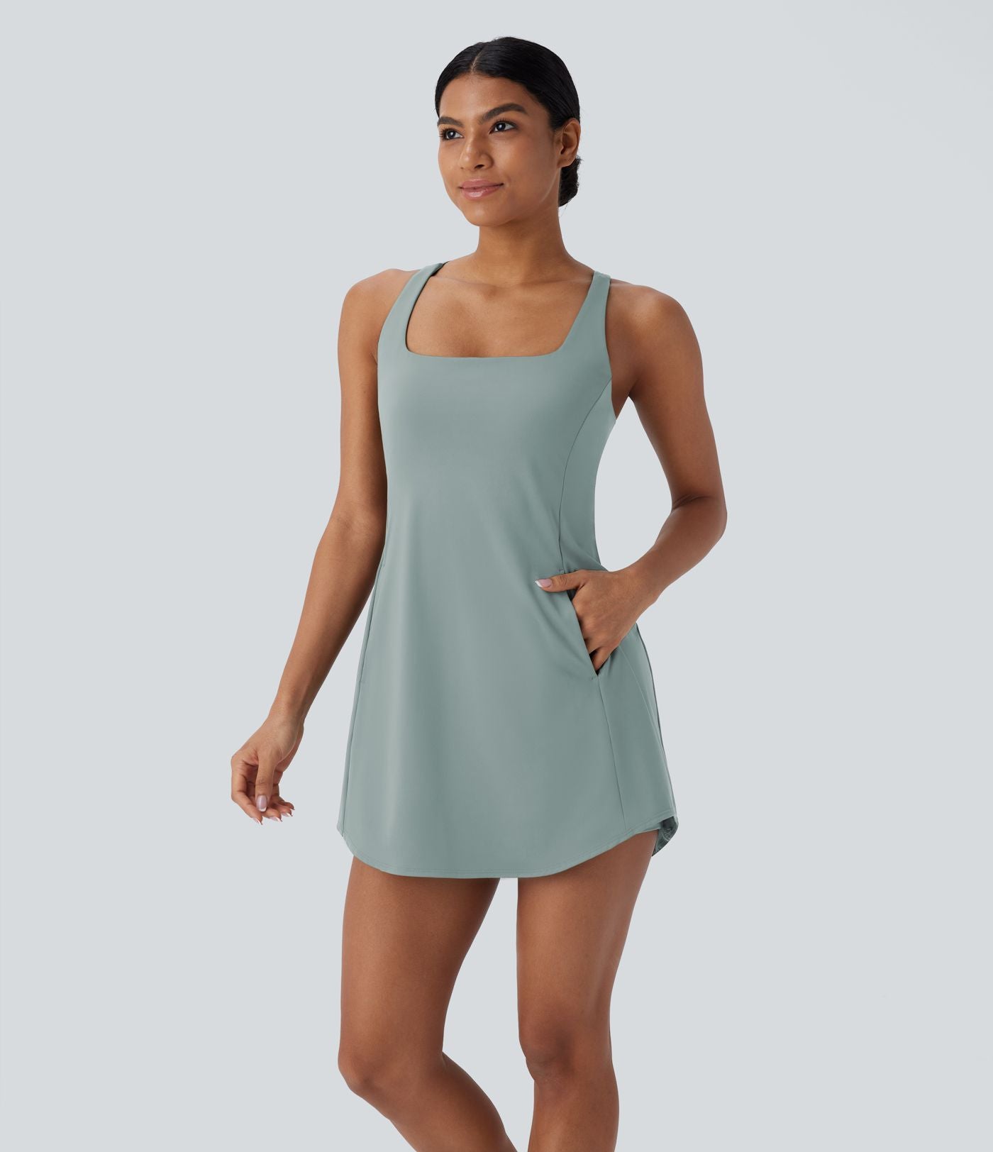 Robe de sport yoga mini 2-pièces SoftlyZero™ Plush à découpes avec poche A-C