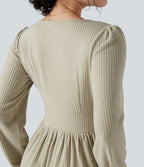 Robe mini côtelée col V volants manches longues