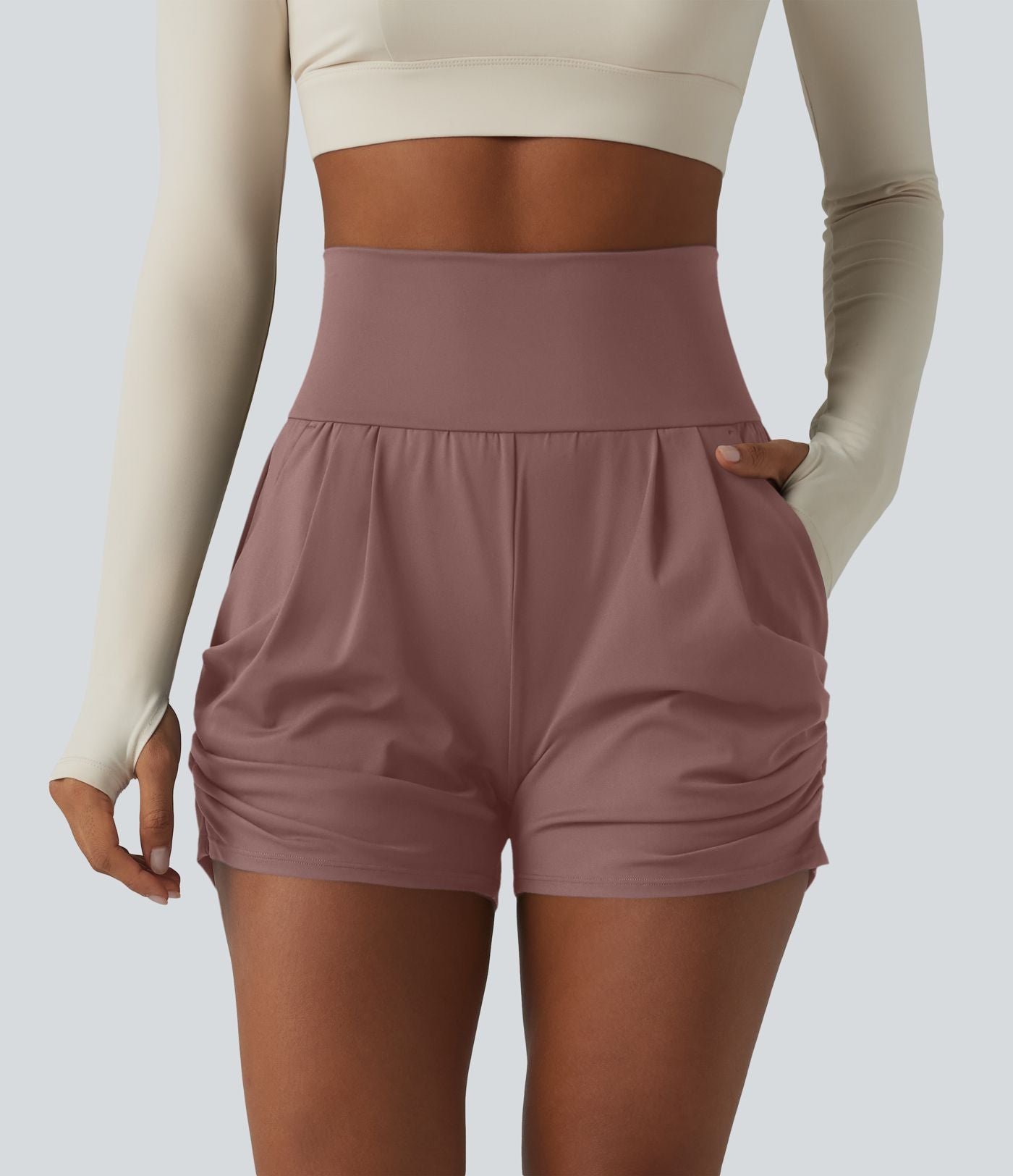 Short de yoga SoftlyZero™ Airy taille haute froncé effet frais InstantCool 7,5 cm avec poches