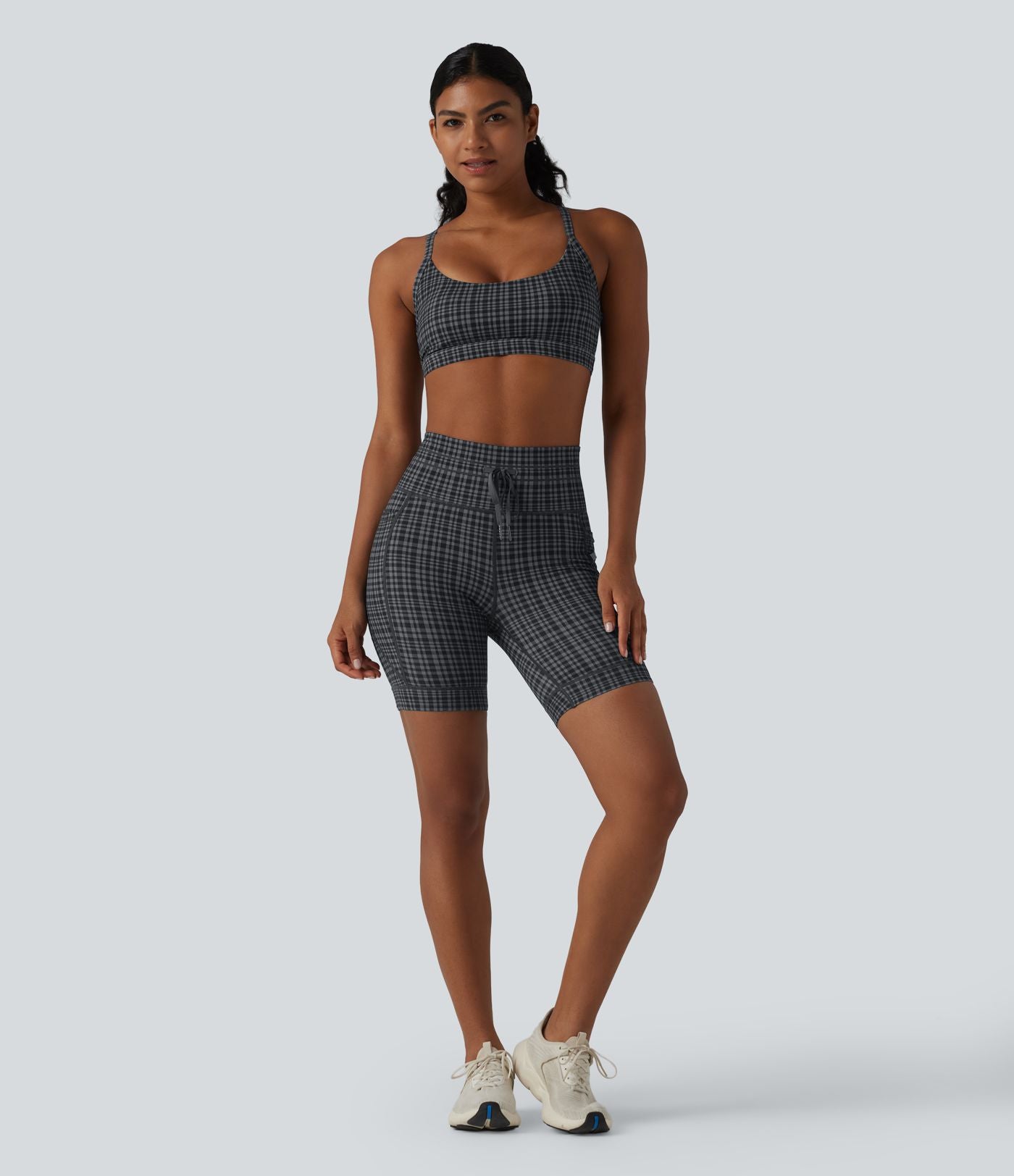 Halara UltraSculpt™ Short de cycliste yoga à carreaux taille haute 17,5 cm avec cordon de serrage et poches