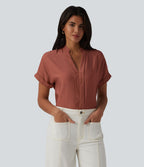 Chemise col V manches courtes aspect lin pour le bureau