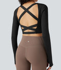 Haut de sport yoga court SoftlyZero™ Airy dos nu croisé col carré effet frais InstantCool manches longues avec passe-pouces, protection solaire UPF50+
