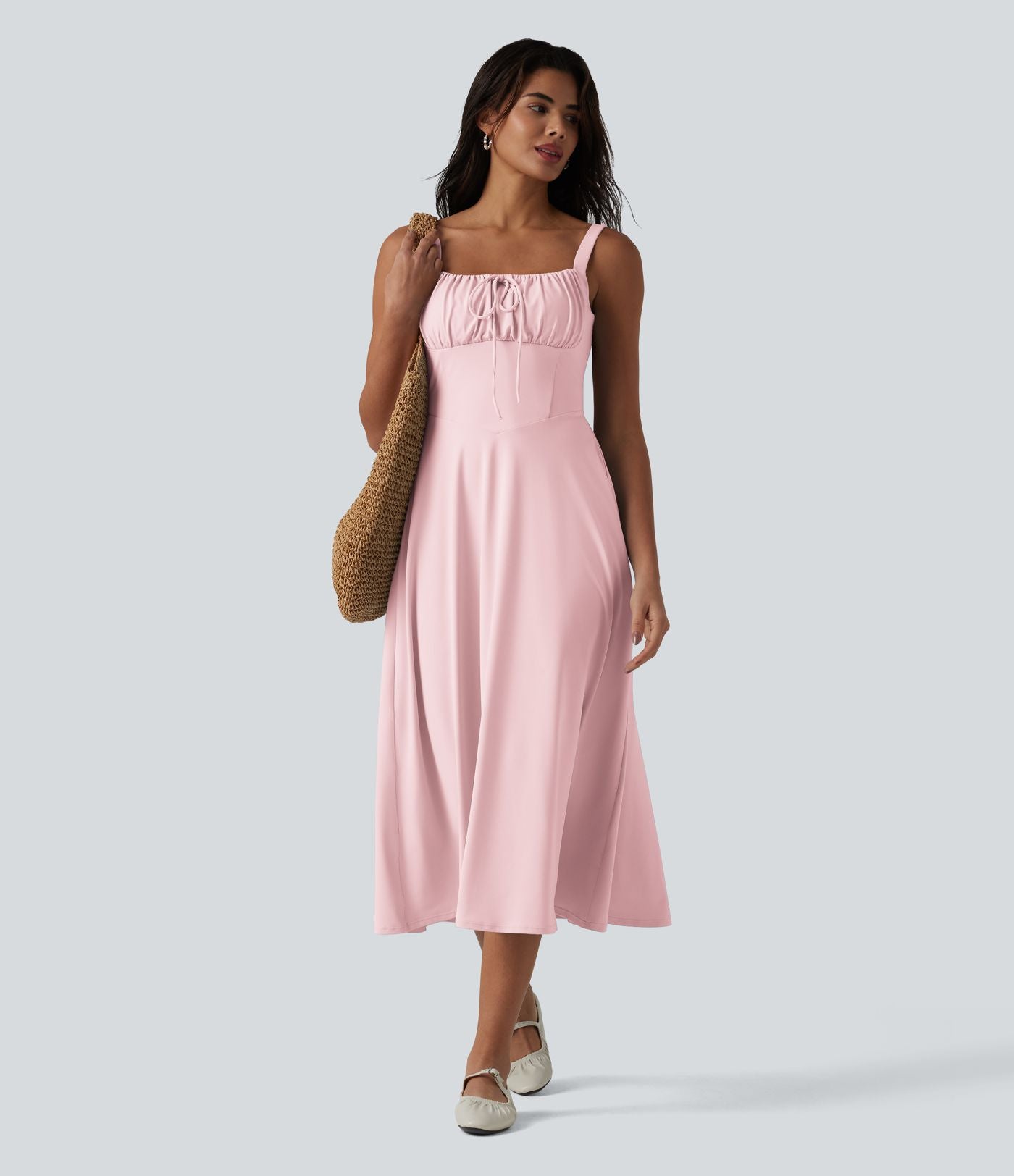 Robe fluide midi de villégiature sans manches, encolure carrée, dos nu croisé, fronces et soutien-gorge intégré