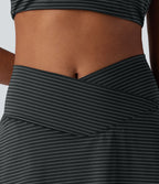 Jupe-short de tennis mini taille haute croisée à rayures avec poches
