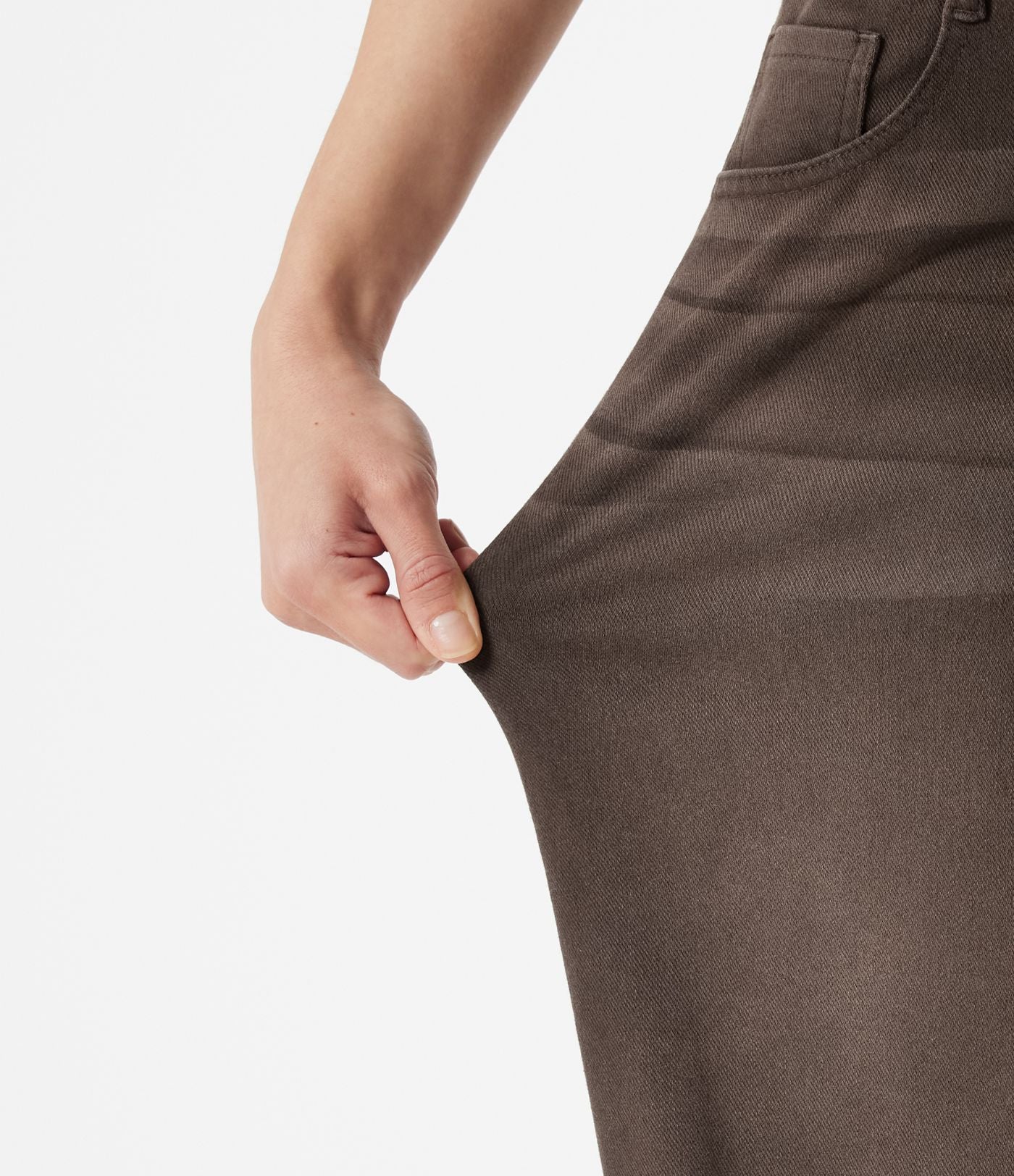 Jean large Halara Flex™ taille basse asymétrique à délavage coloré avec poches