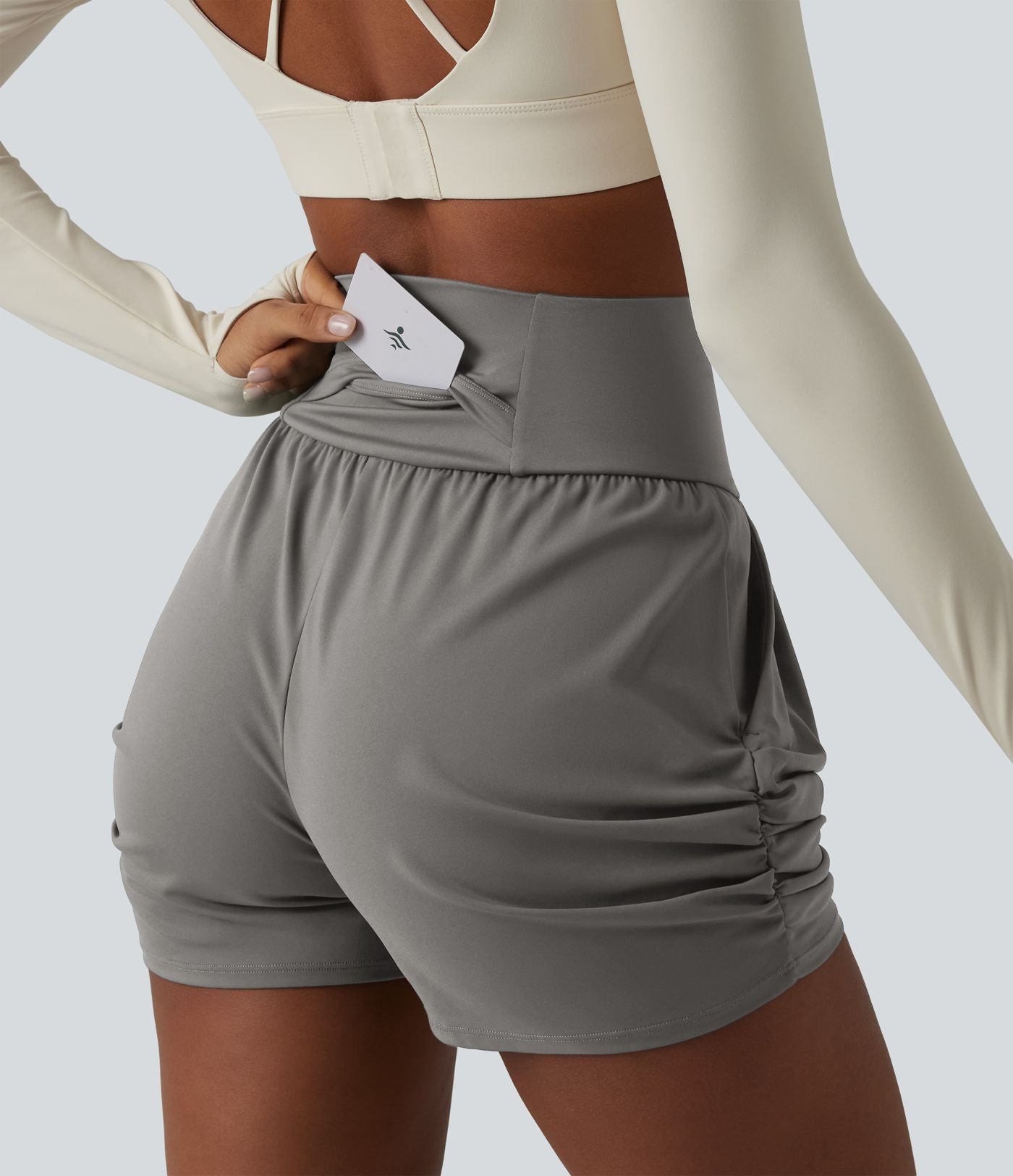 Short de yoga SoftlyZero™ Airy taille haute froncé effet frais InstantCool 7,5 cm avec poches