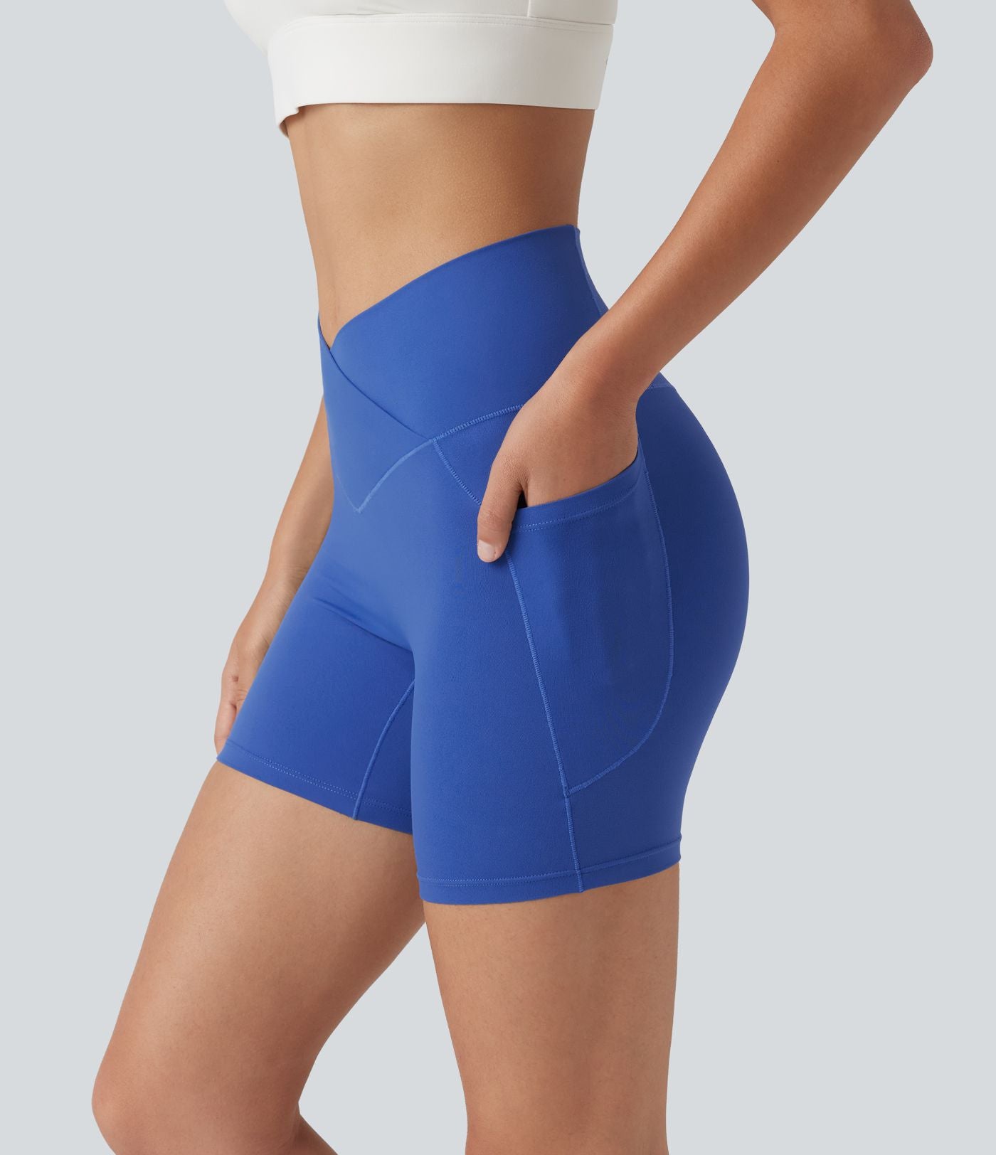 Short cycliste de yoga SoftlyZero™ 13 cm taille haute croisée avec poches et protection solaire UPF50+