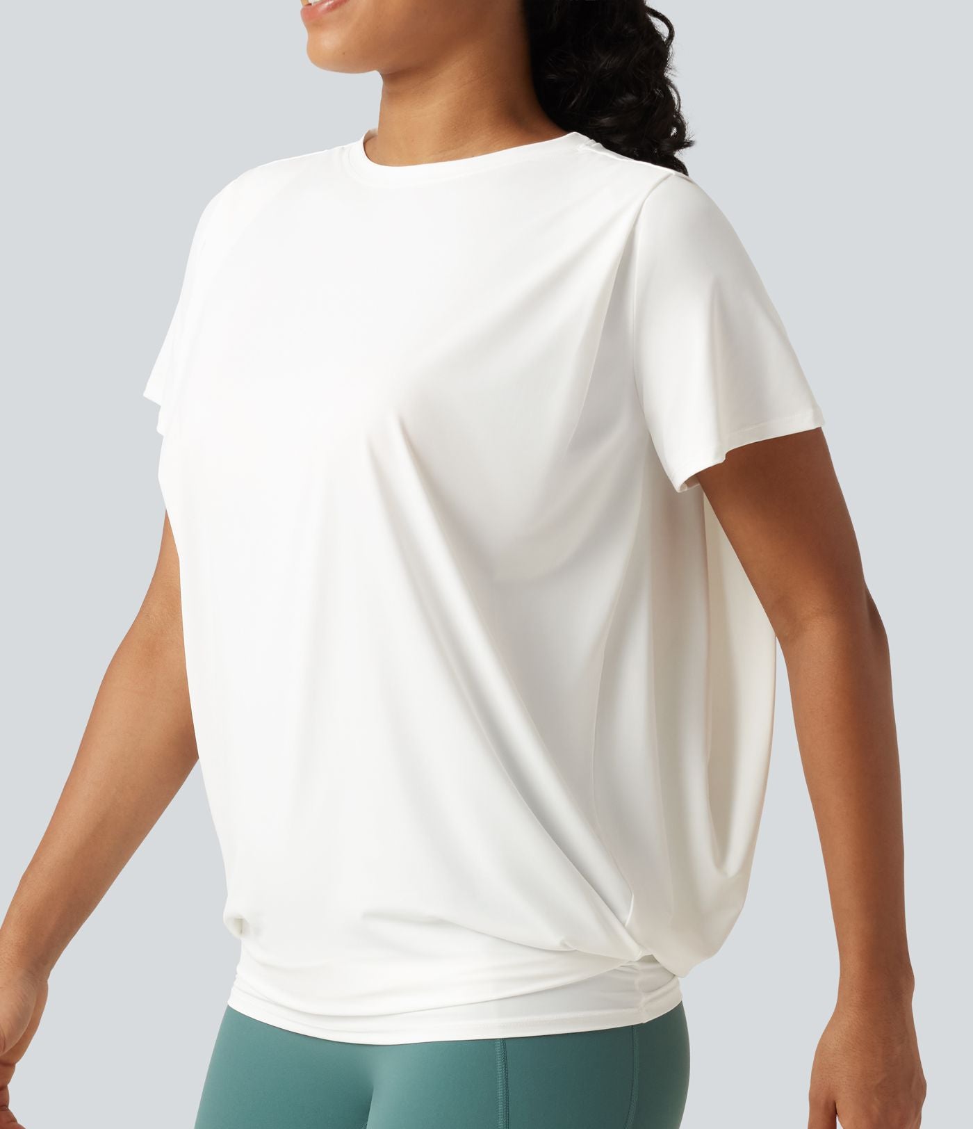 Haut de yoga effet frais InstantCool longueur allongée à manches courtes, encolure arrondie, fronces et protection solaire UPF50+