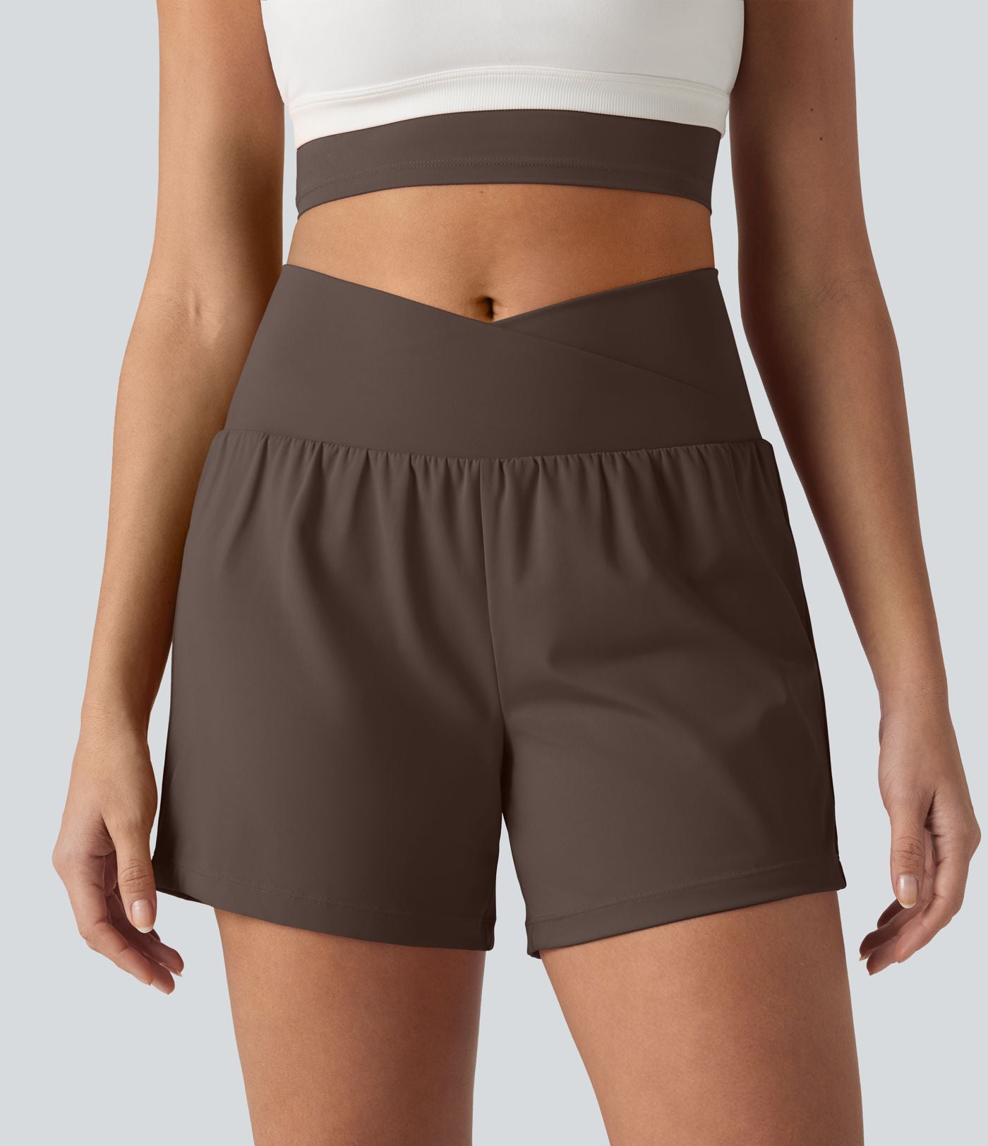 Short de yoga SoftlyZero™ Airy croisé taille haute 2-en-1 effet frais InstantCool 12,5 cm avec poches