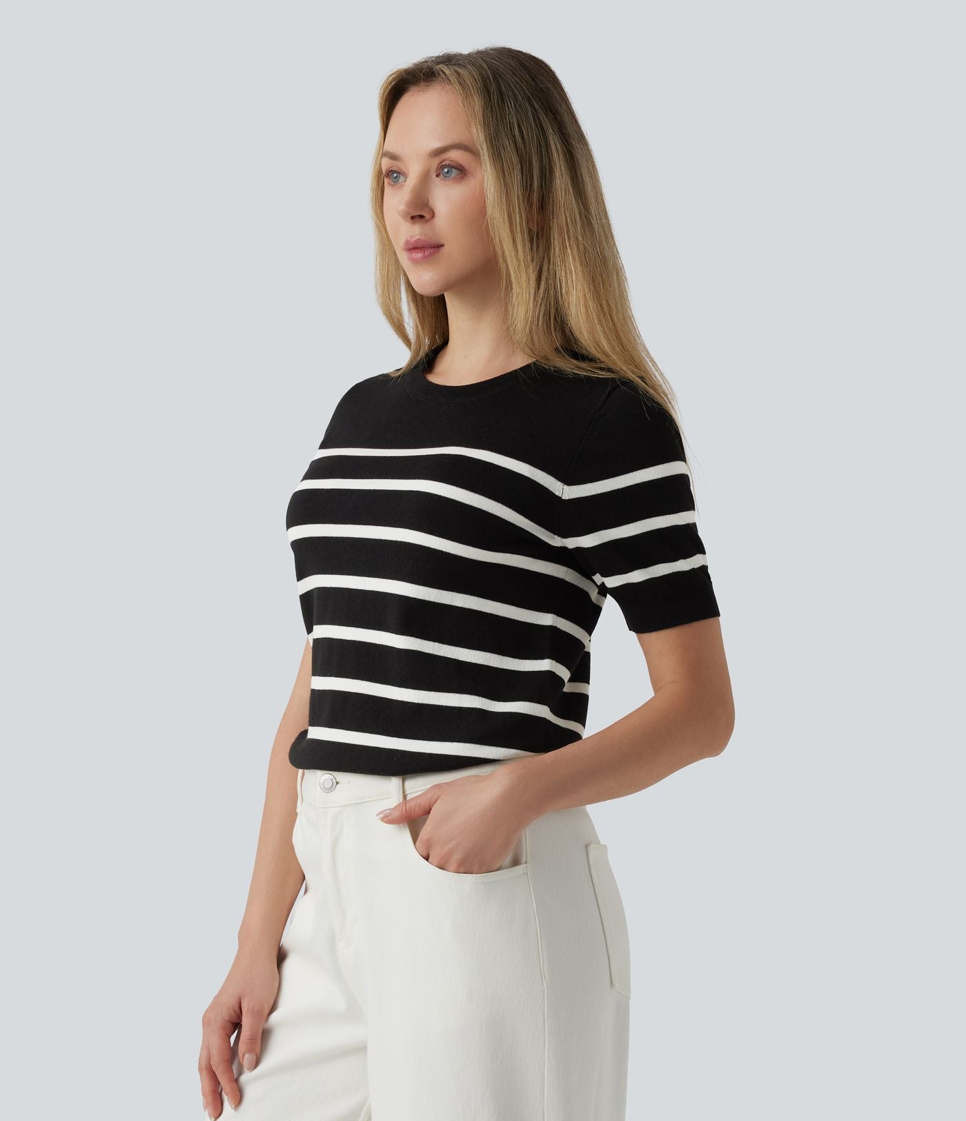 Pull tailleur col rond à manches courtes et rayures