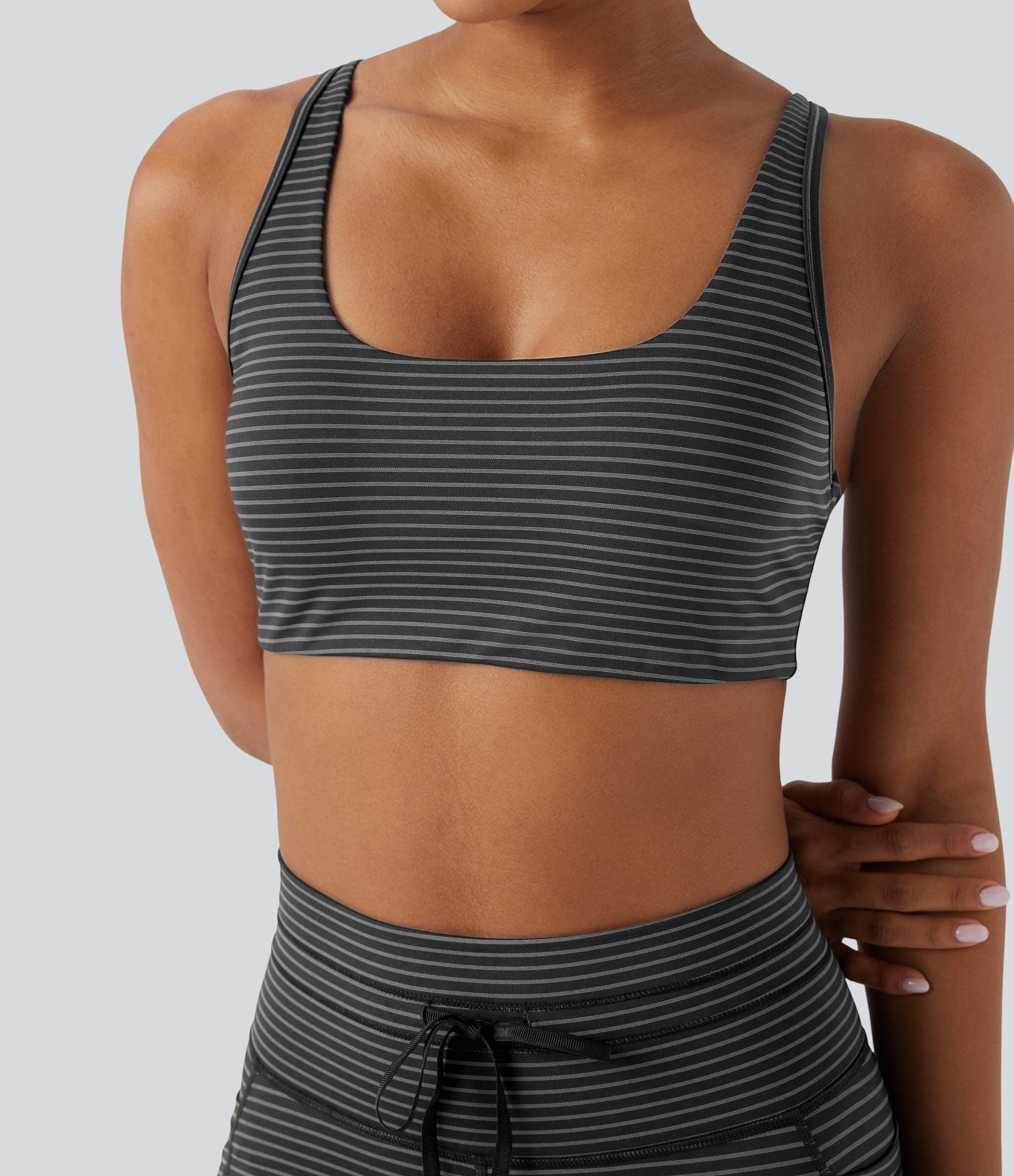 Brassière de sport yoga soutien léger col U à découpes rayé bonnets A-C