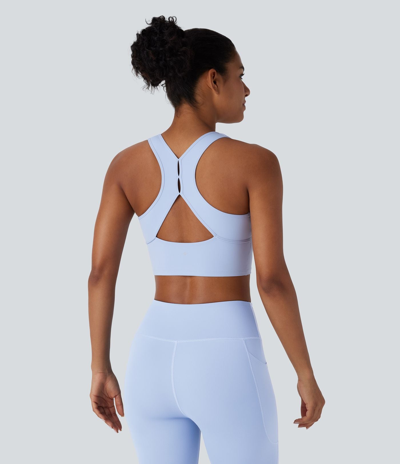 Débardeur de yoga court avec dos nageur et découpes