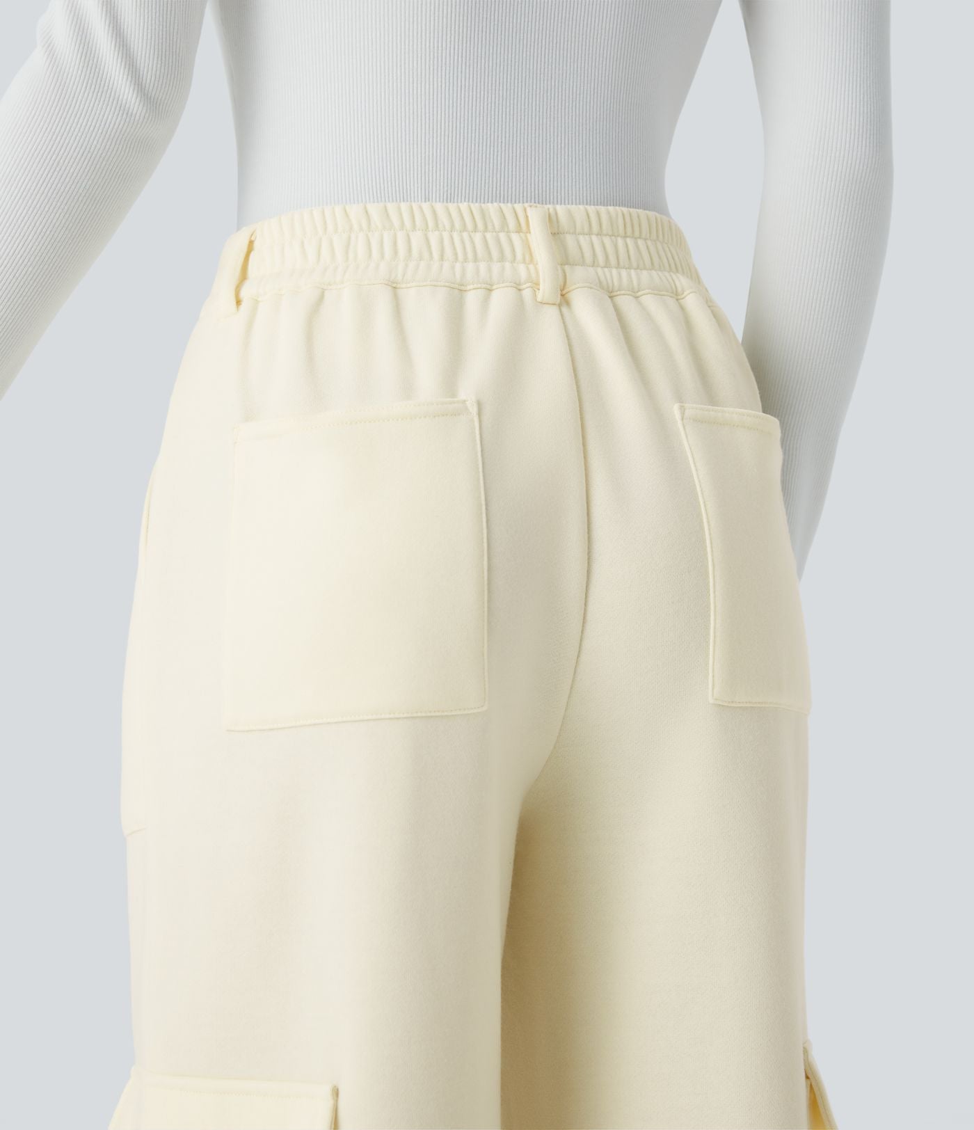 Pantalon cargo en polaire taille moyenne avec poches multiples