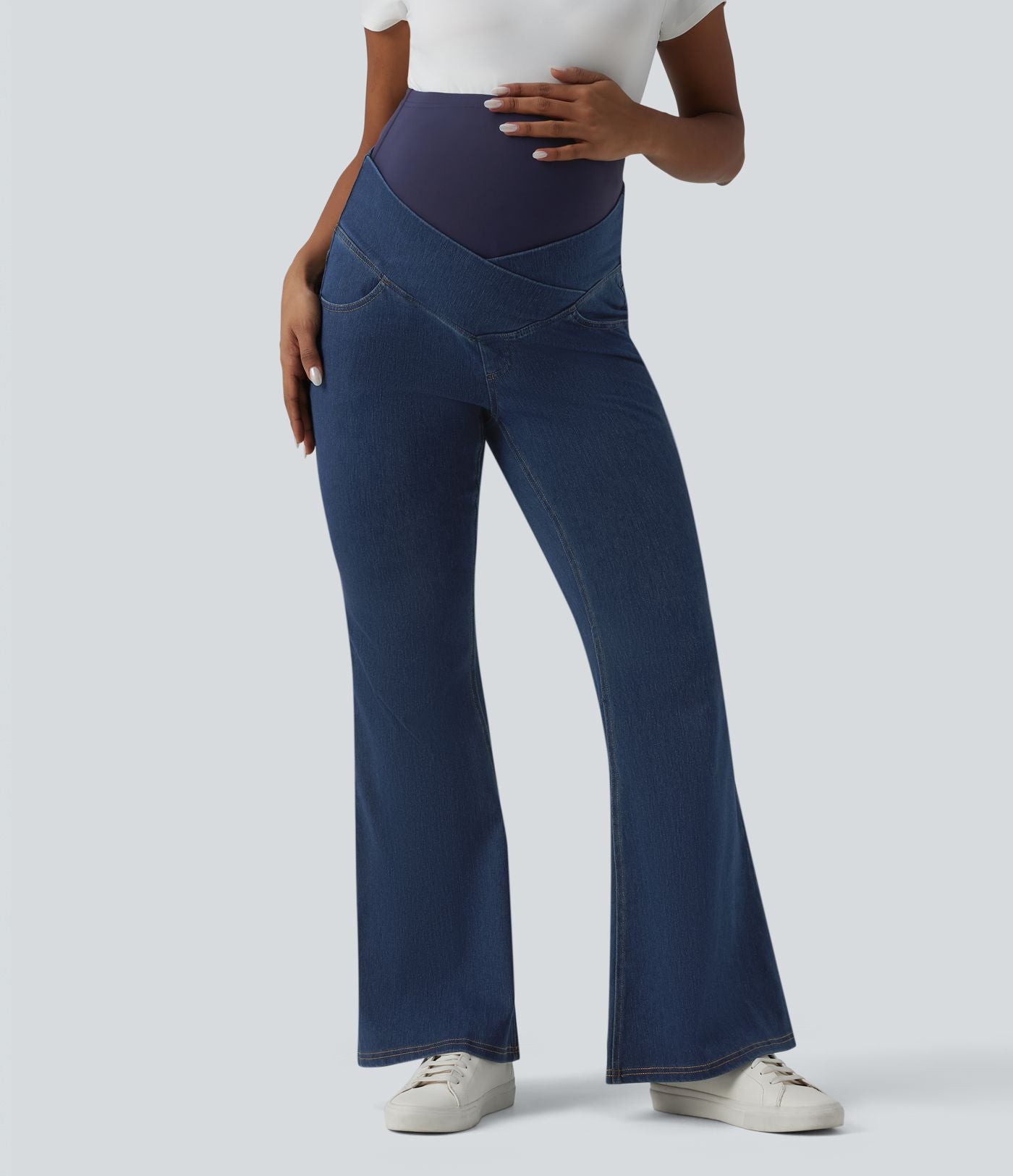 Halara Flex™ Jean évasé décontracté de maternité taille très haute croisé avec poches