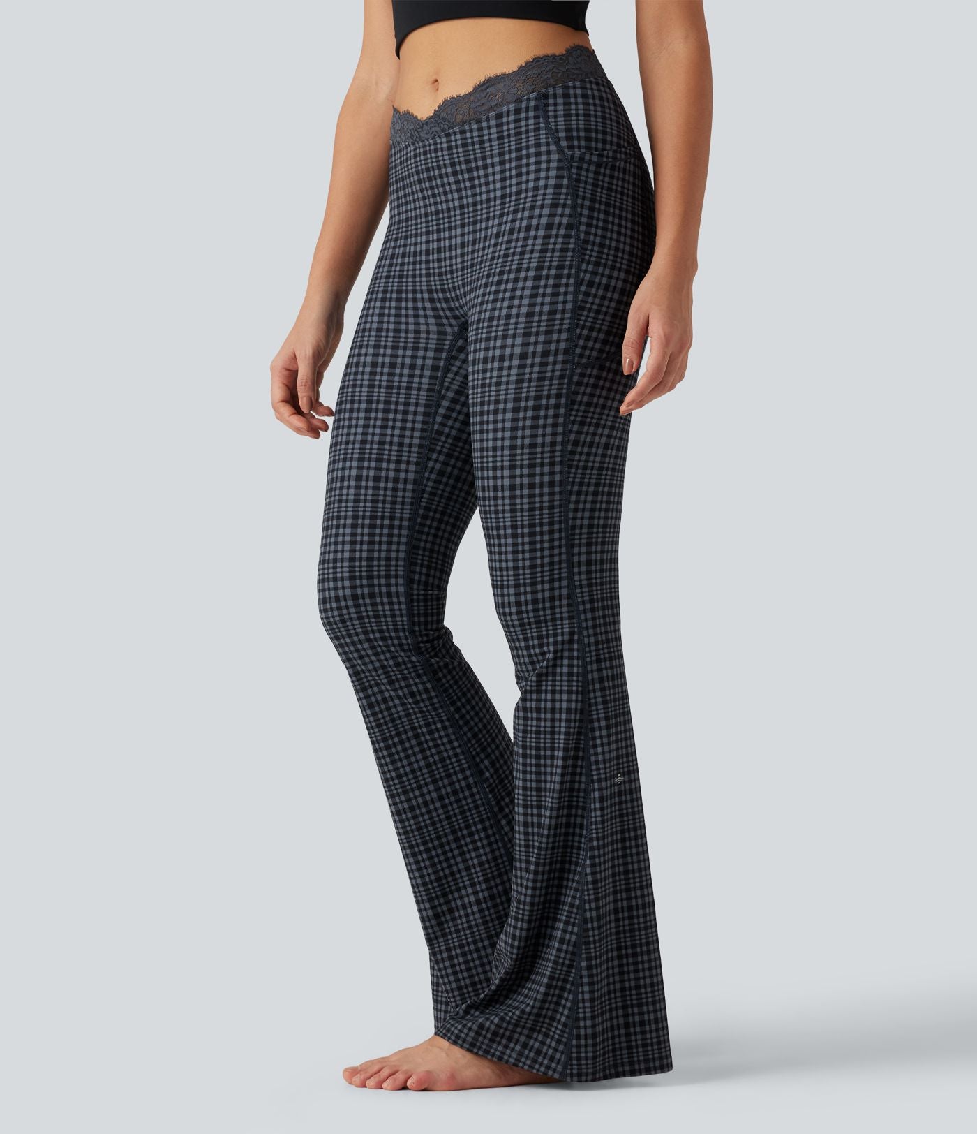 Legging yoga flare Halara UltraSculpt™ taille haute en V à motif tartan avec dentelle contrastée et poches