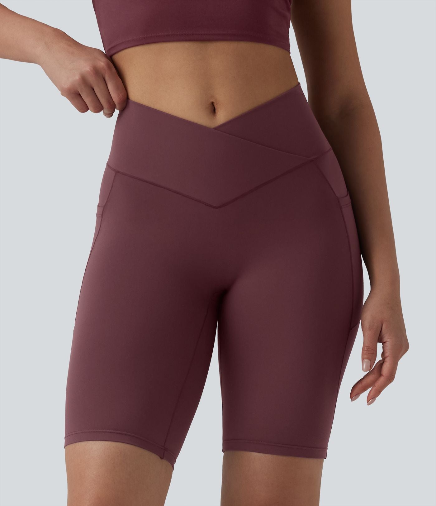SoftlyZero™ Short cycliste de yoga croisé taille haute 23 cm avec poches - UPF50+