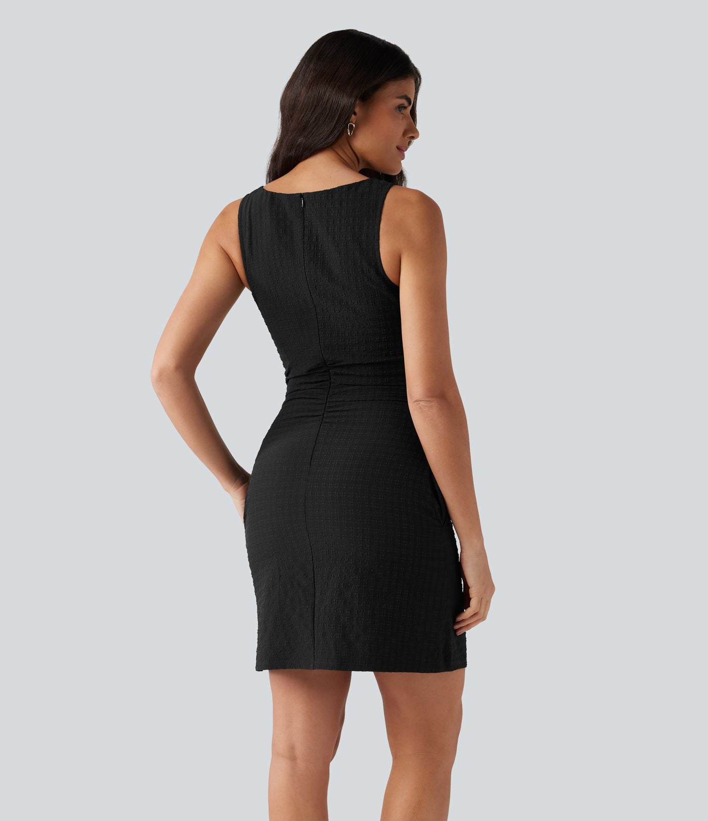 Robe mini casual sans manches col bateau à carreaux vichy, avec poches