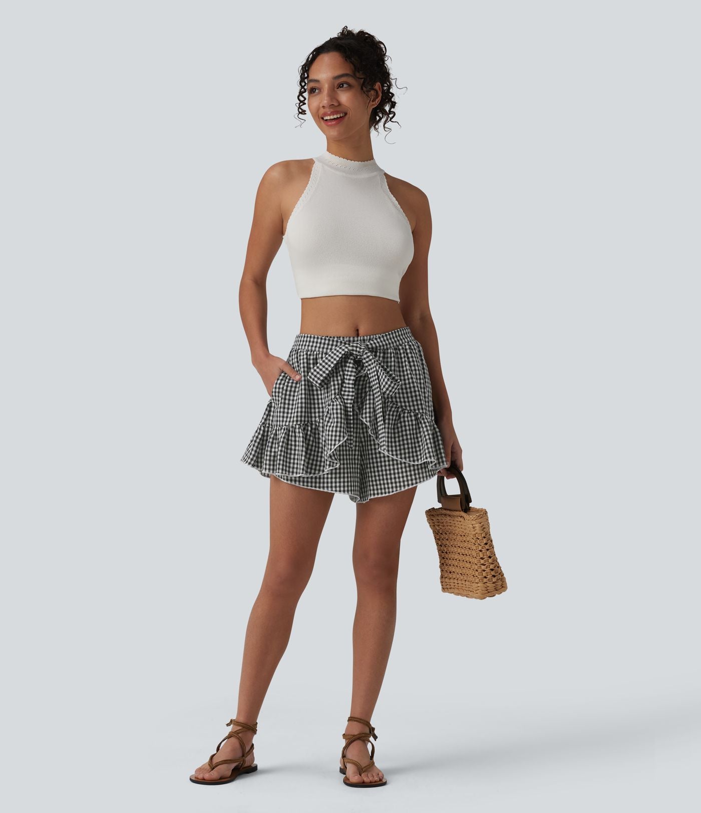 Short resort à volants en vichy aspect lin taille mi-haute avec nœud frontal et poches