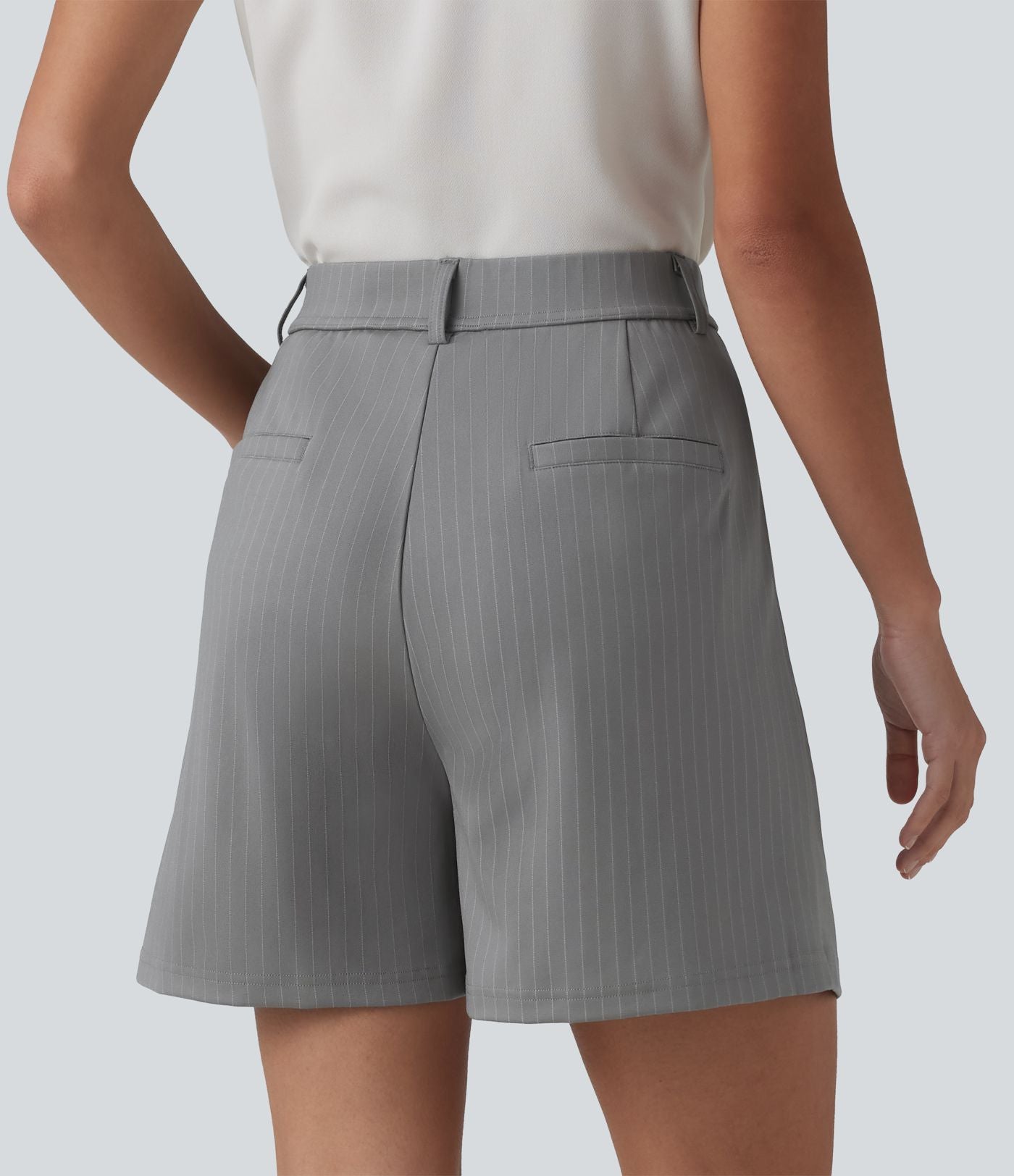 Short tailleur plissé taille haute à rayures avec poches