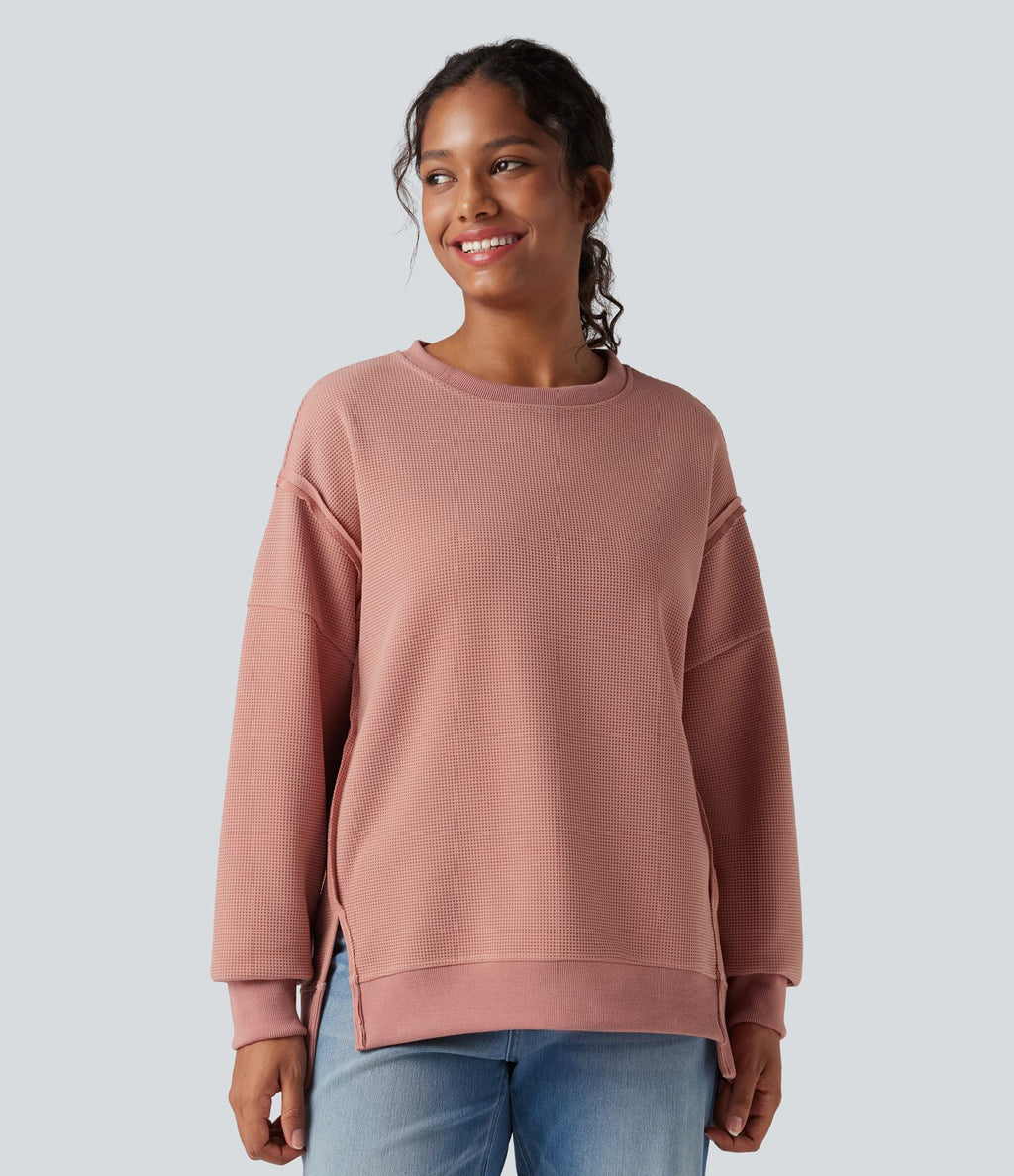 Sweat-shirt gaufré col rond ourlet fendu manches longues