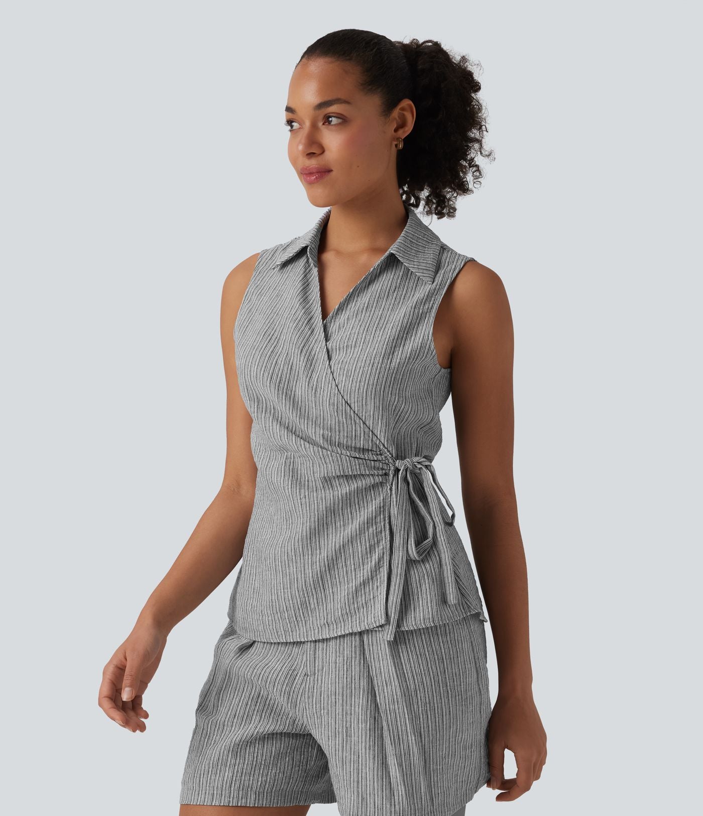 Chemise décontractée aspect lin sans manches col cache-cœur avec lien latéral