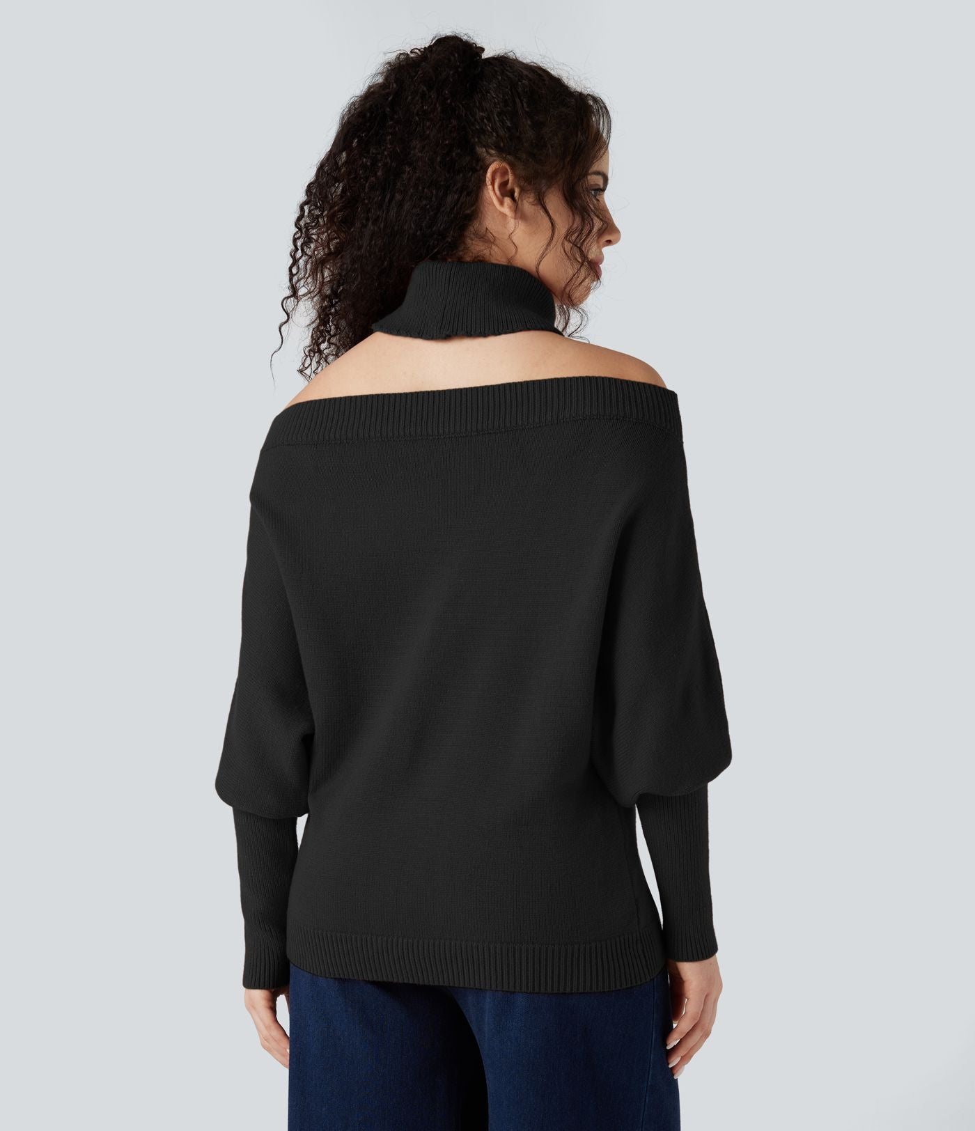 Pull col montant épaules dénudées manches chauve-souris longues