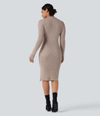 Robe pull mi-longue moulante fendue col montant manches longues