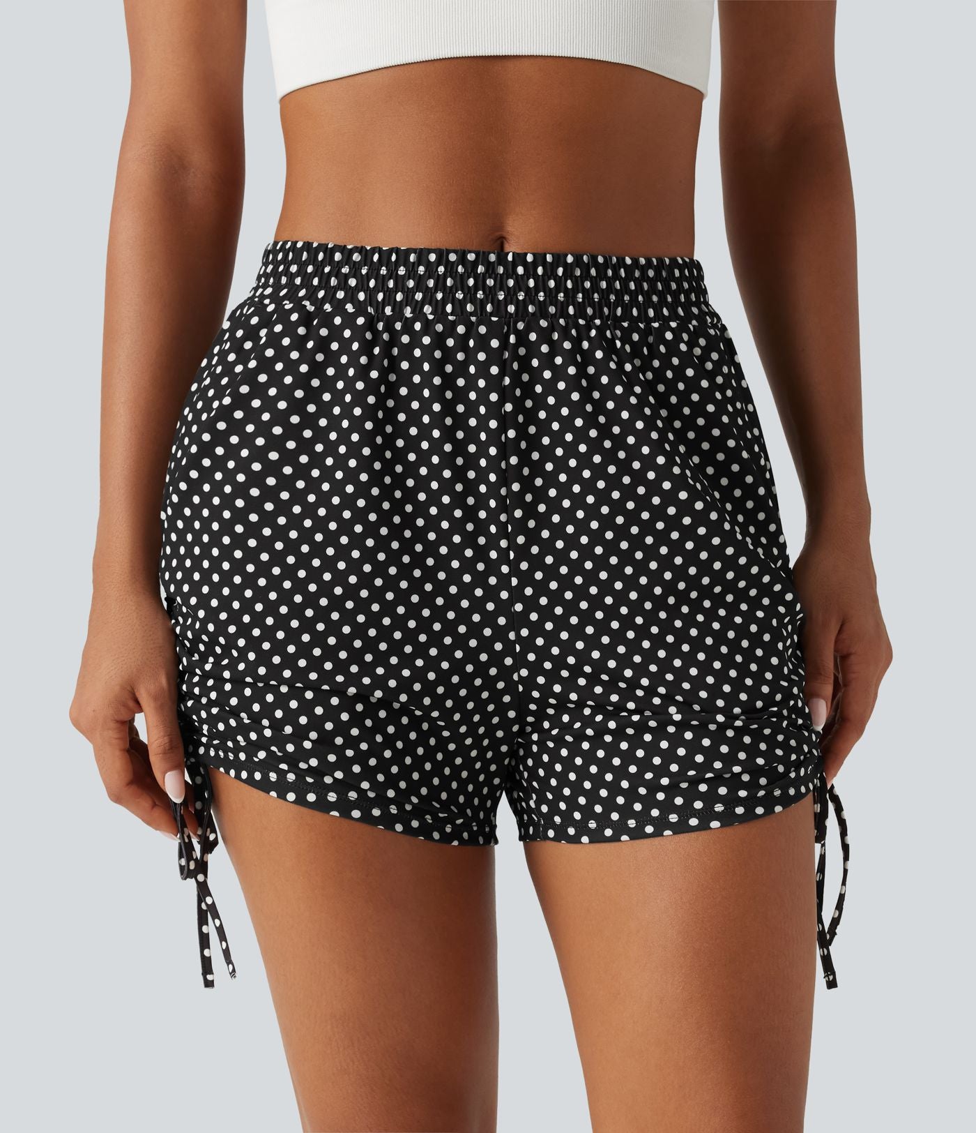 Short à pois 8 cm taille mi-haute avec bas froncé, laçage et poches