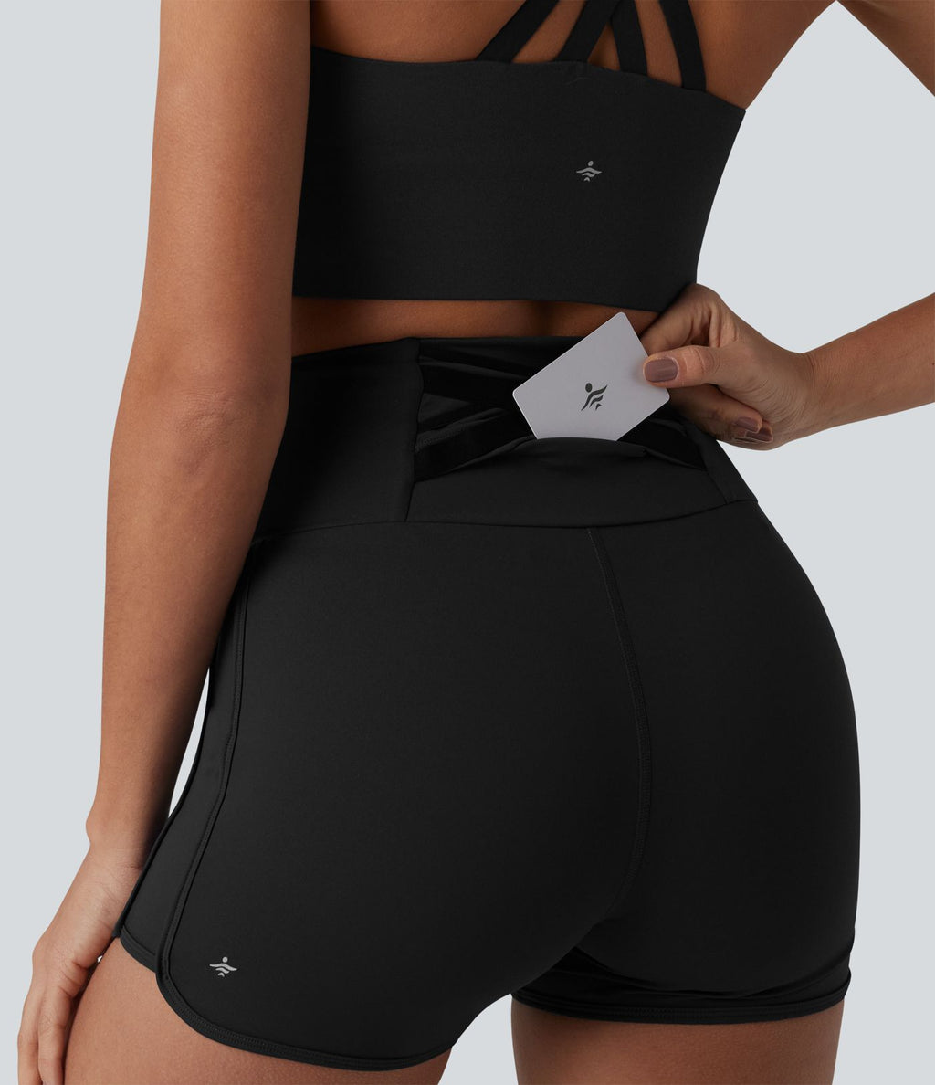 Short de yoga SoftlyZero™ Airy gainant slim taille haute à dos croisé à effet frais InstantCool, ourlet arrondi et poche