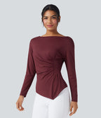 Blouse de travail ajustée col bateau manches longues froncée à ourlet asymétrique