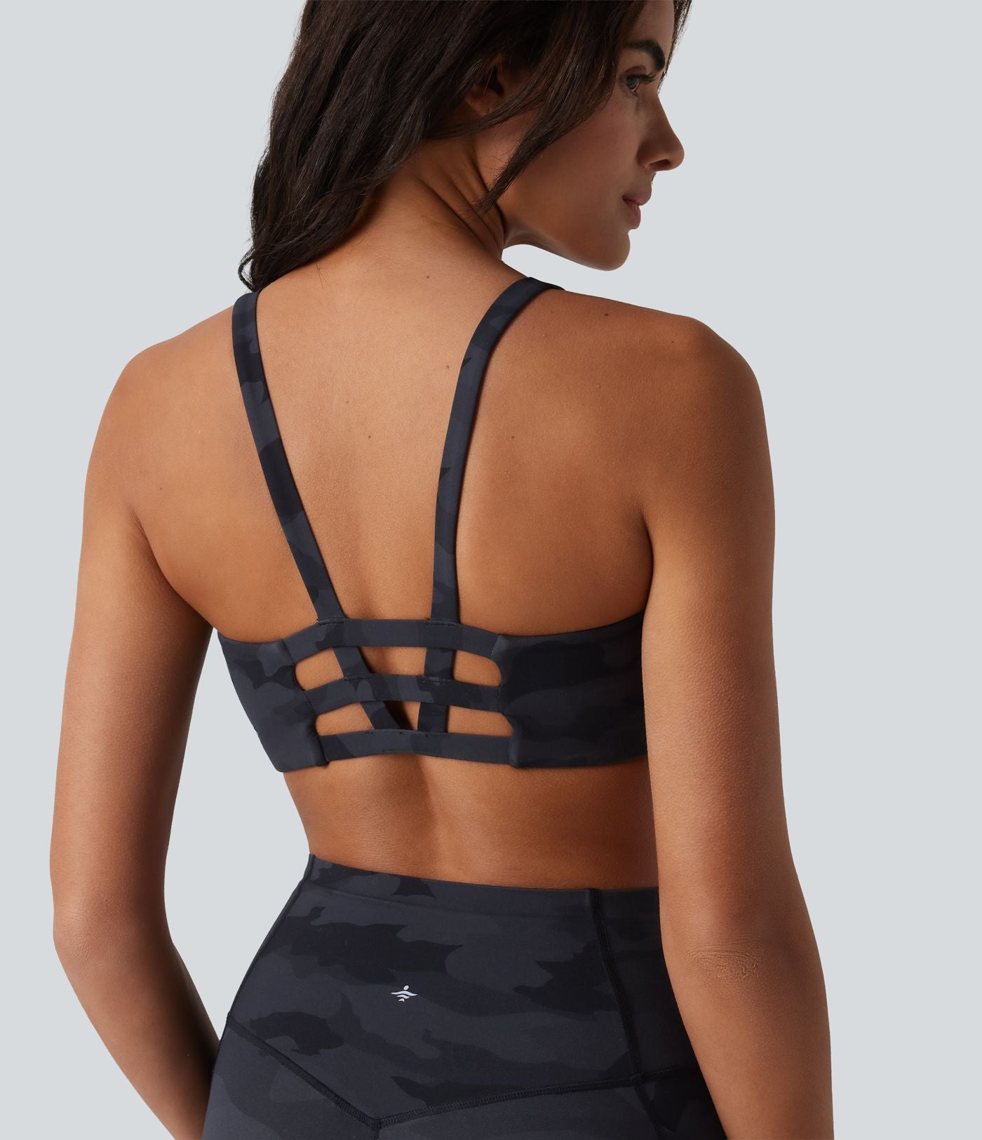 Halara UltraSculpt™ Brassière de sport yoga maintien léger col U à découpes imprimé camouflage