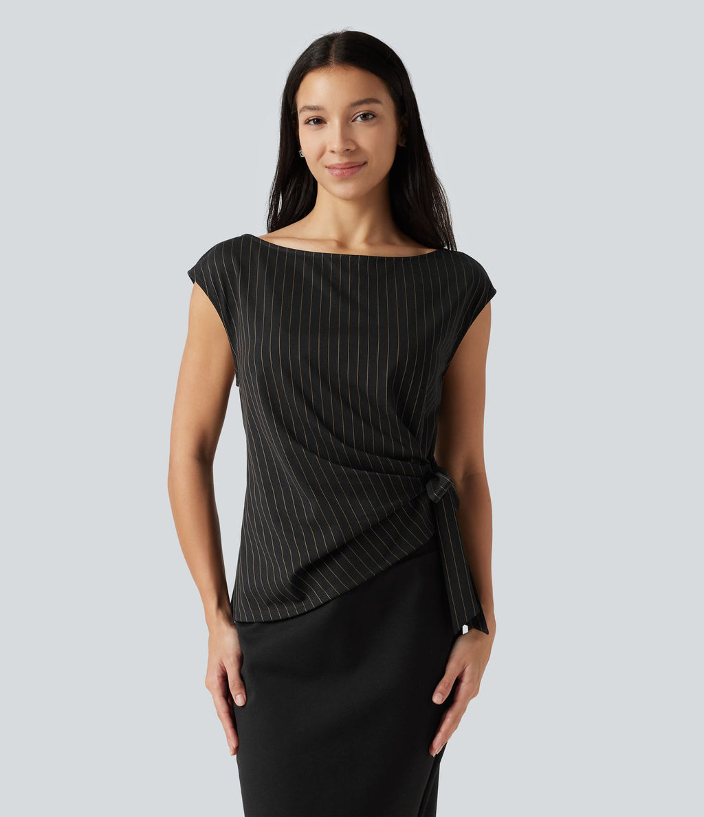 Blouse esprit bureau rayée à encolure bateau avec mancherons, fronces, lien côté et ourlet asymétrique