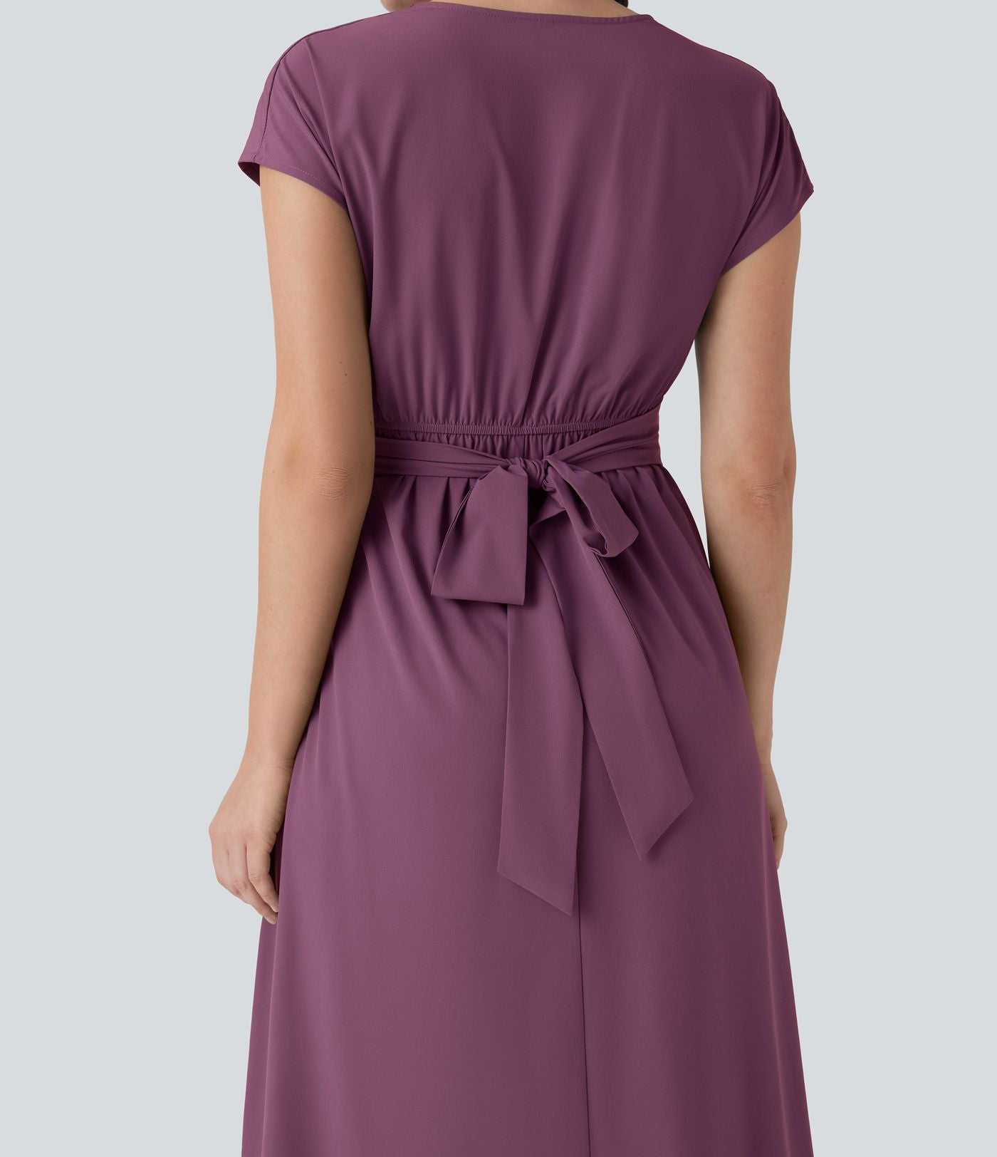 Robe midi Breezeful™ col V manches courtes à liens dans le dos séchage rapide avec poches latérales